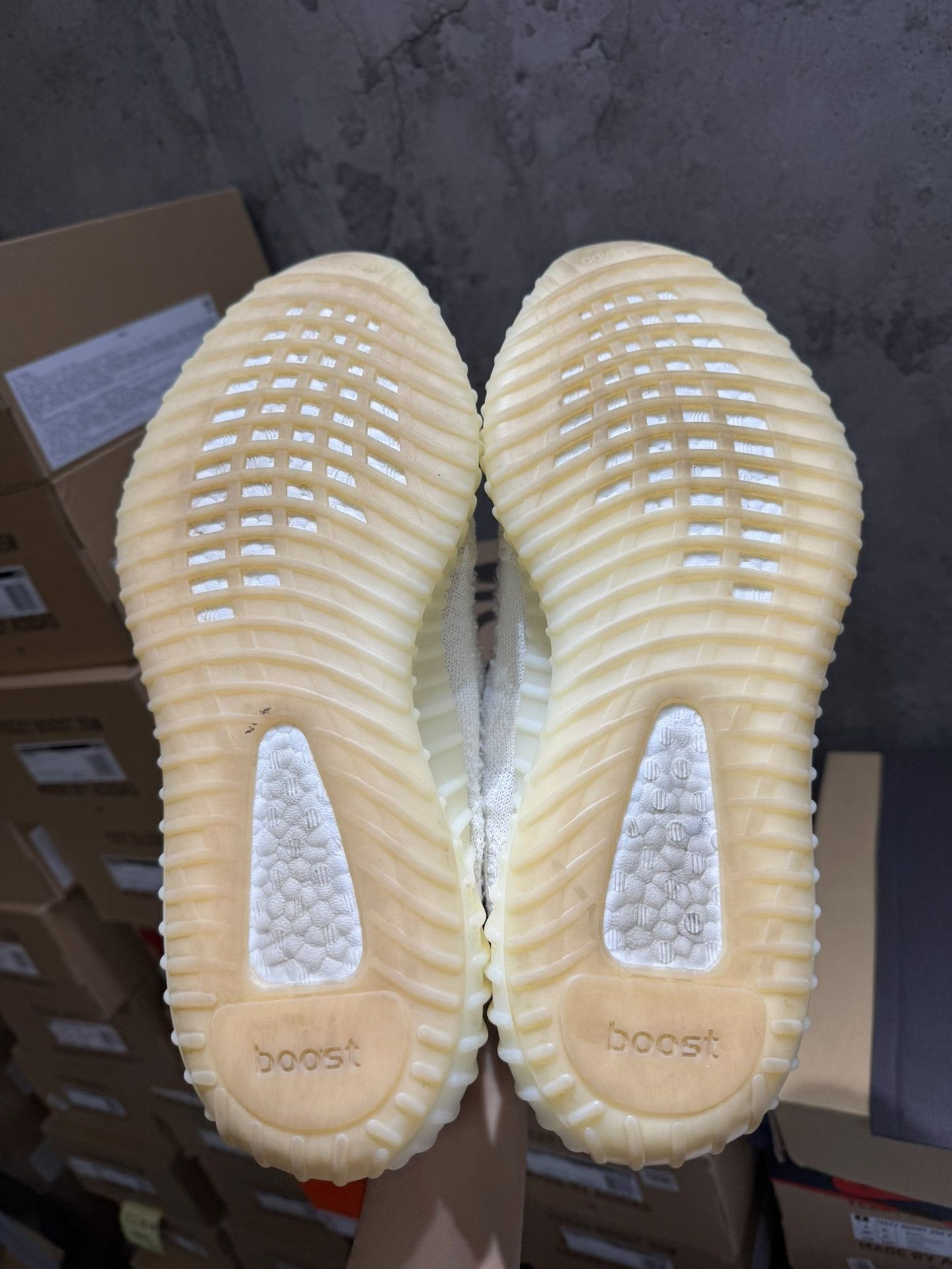 Adidas Adidas YEEZY350 White Lowtop Sneakers 10.5 Men Size US 10.5 / EU 43-44 - 7 Thumbnail