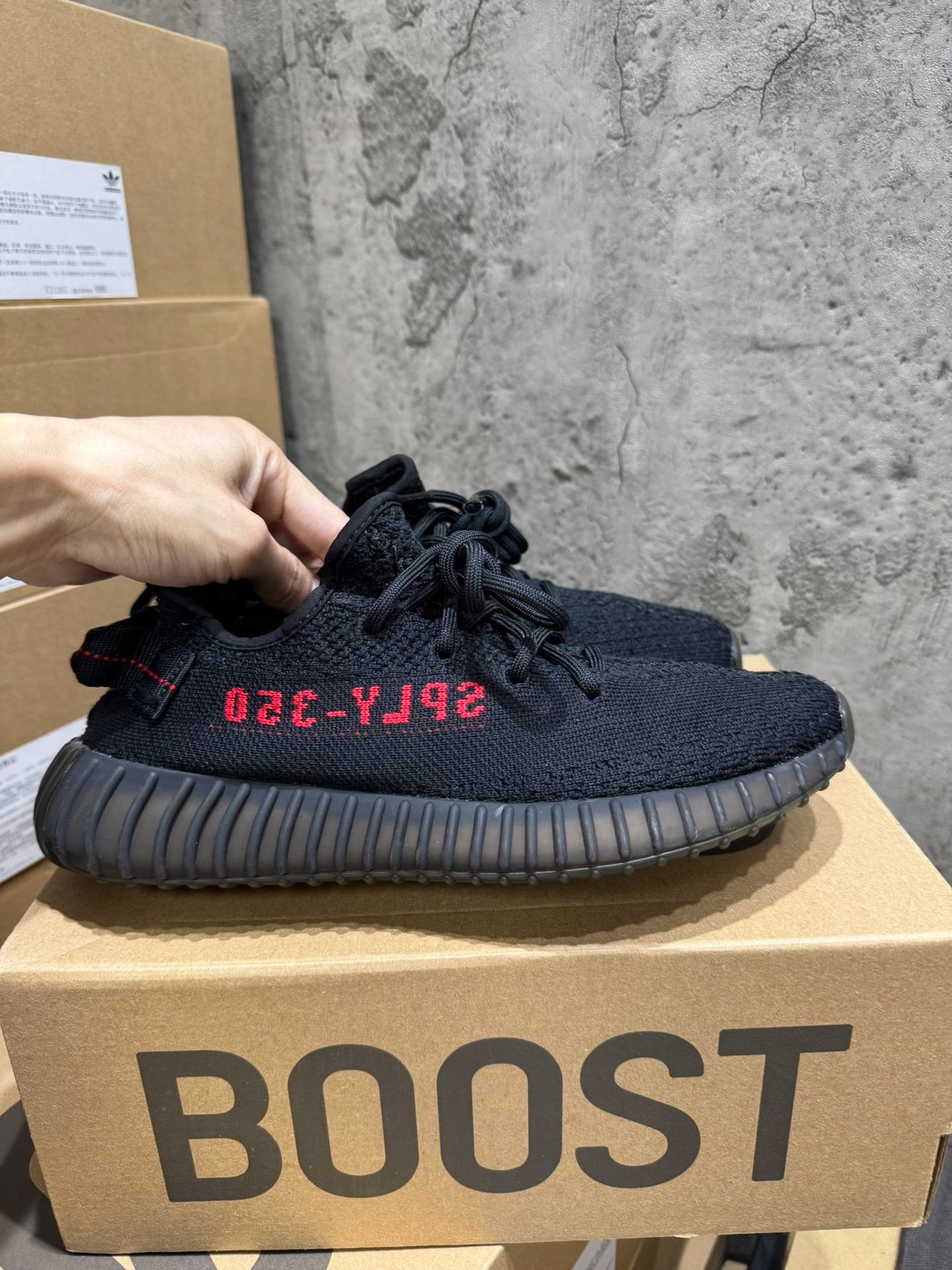 Adidas Adidas YEEZY350 Black Lowtop Sneakers 39 Men Size US 6.5 / EU 39-40 - 3 Thumbnail