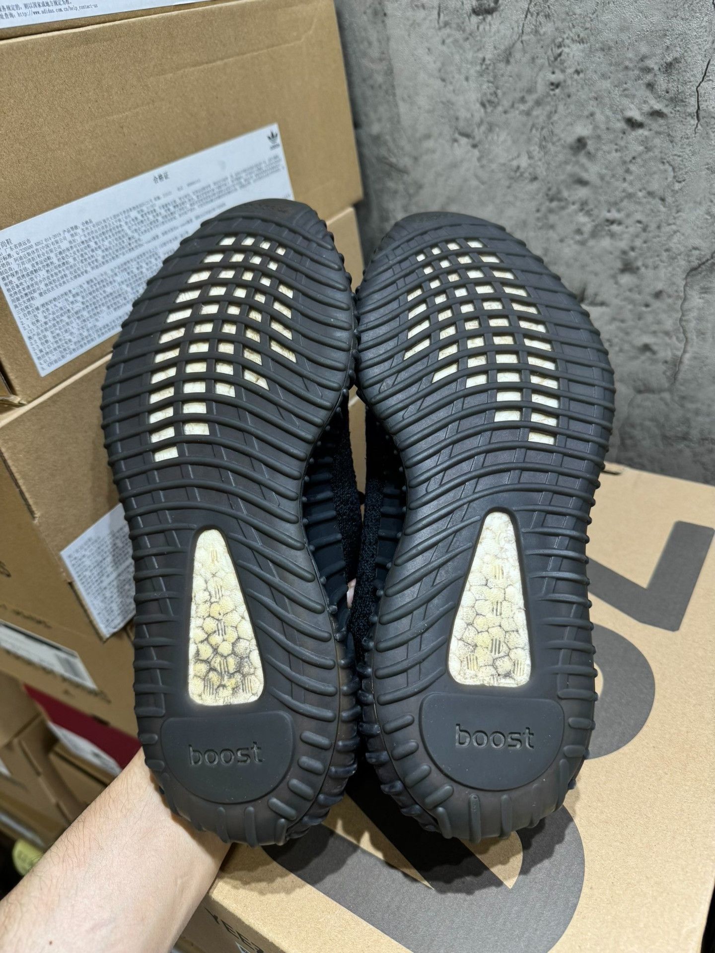 Adidas Adidas YEEZY350 Black Lowtop Sneakers 39 Men Size US 6.5 / EU 39-40 - 8 Thumbnail