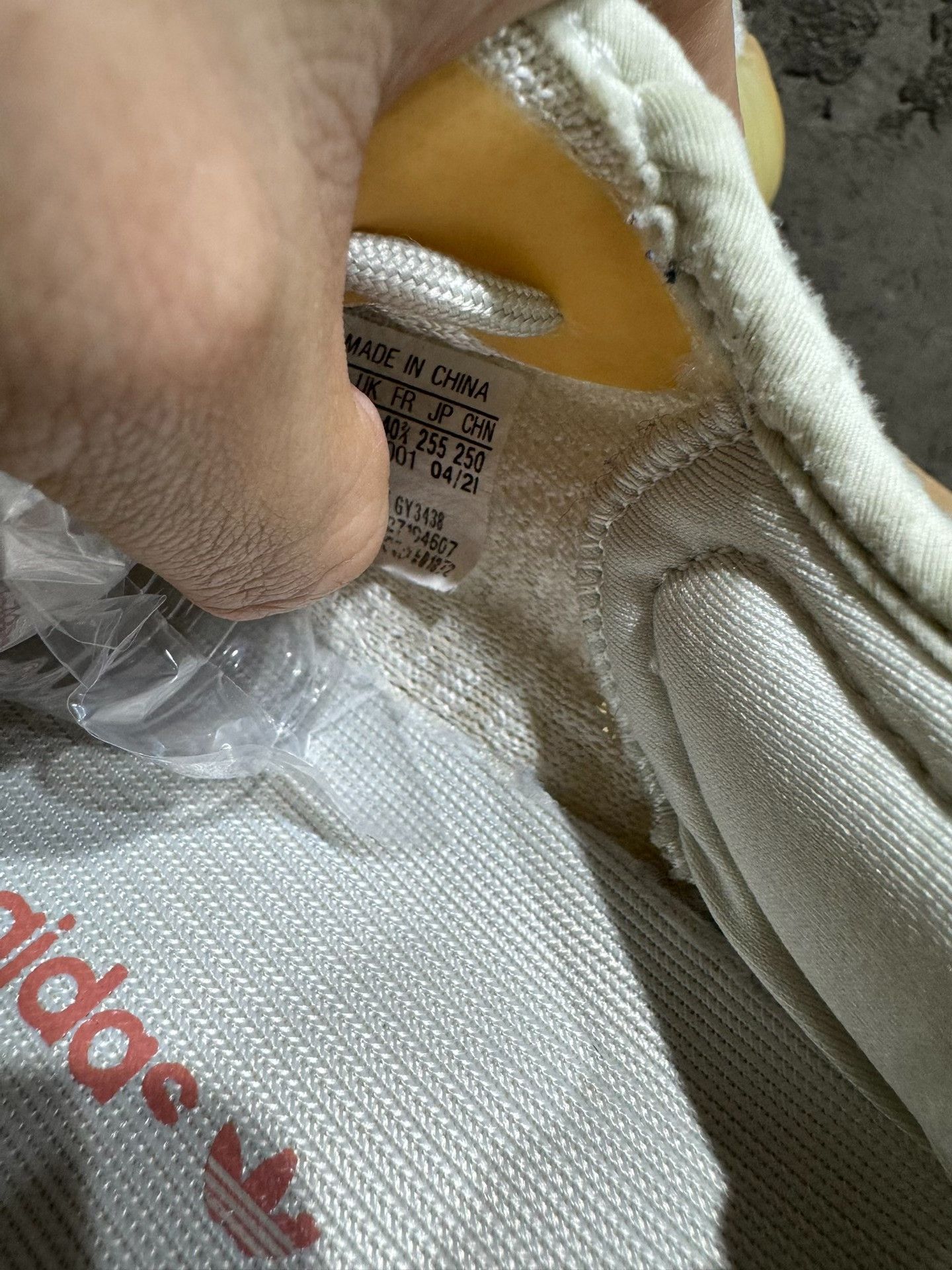 Yeezy Yeezy Yellow Lowtop Sneakers 40 Men Size US 7.5 / EU 40-41 - 6 Thumbnail