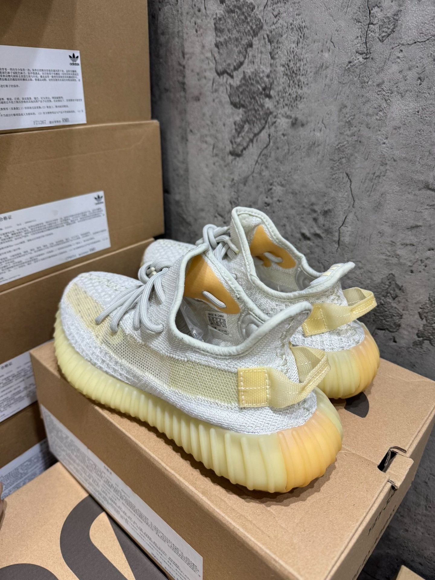 Yeezy Yeezy Yellow Lowtop Sneakers 40 Men Size US 7.5 / EU 40-41 - 2 Thumbnail