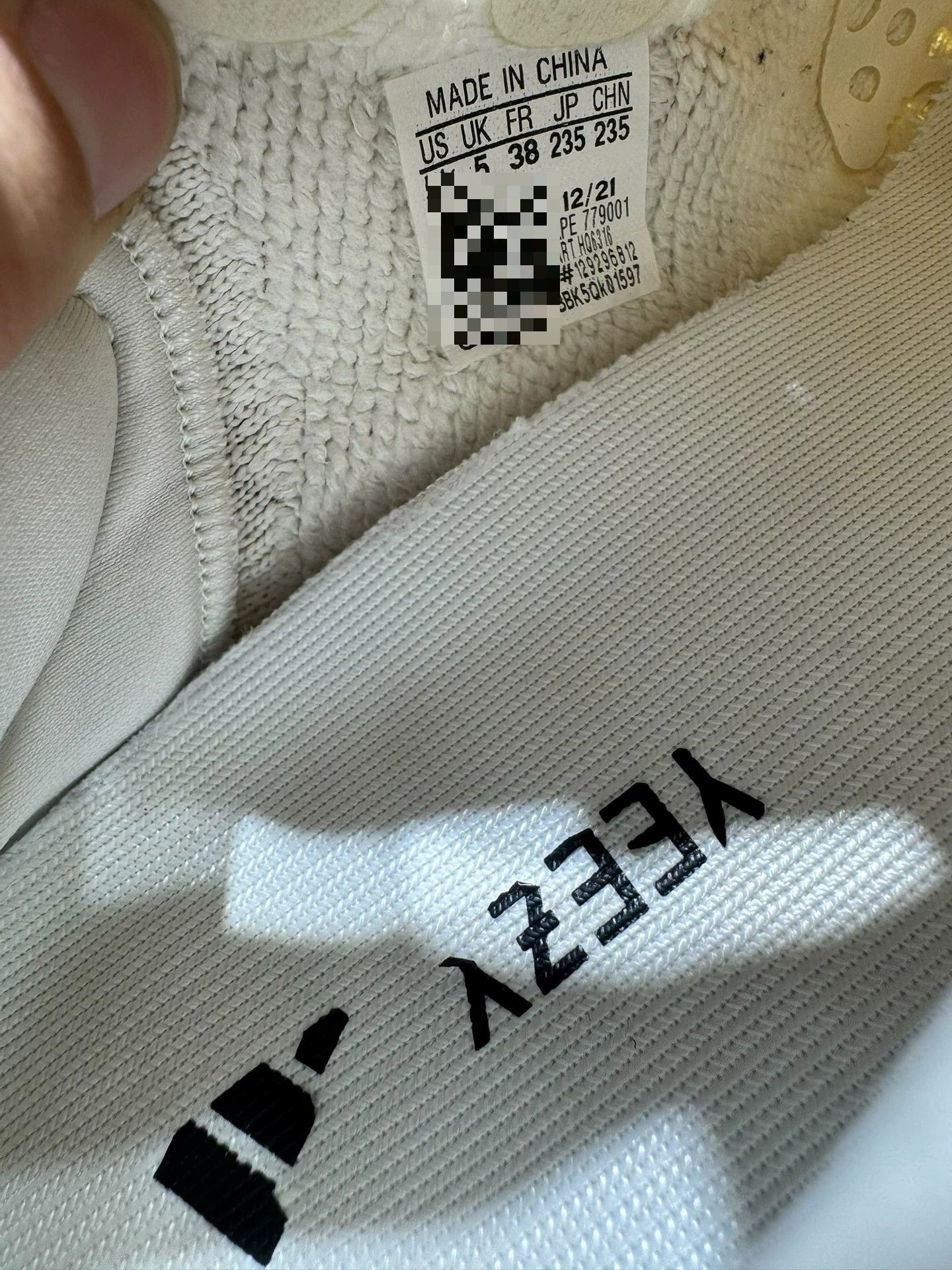 Adidas Adidas YEEZY350 White Lowtop Sneakers 38 Men Size US 6 / EU 39 - 6 Thumbnail