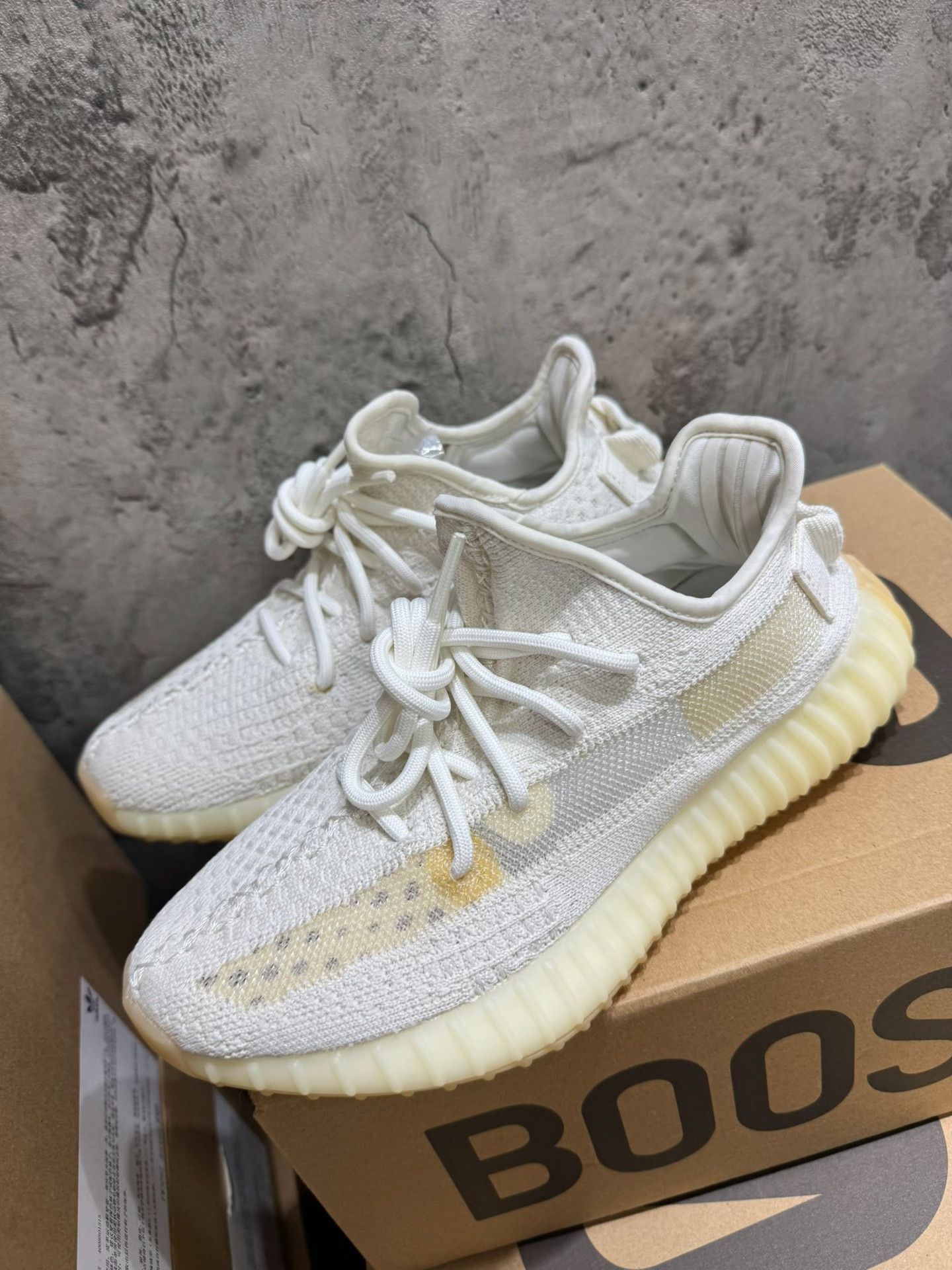 Adidas Adidas YEEZY350 White Lowtop Sneakers 38 Men Size US 6 / EU 39 - 7 Thumbnail