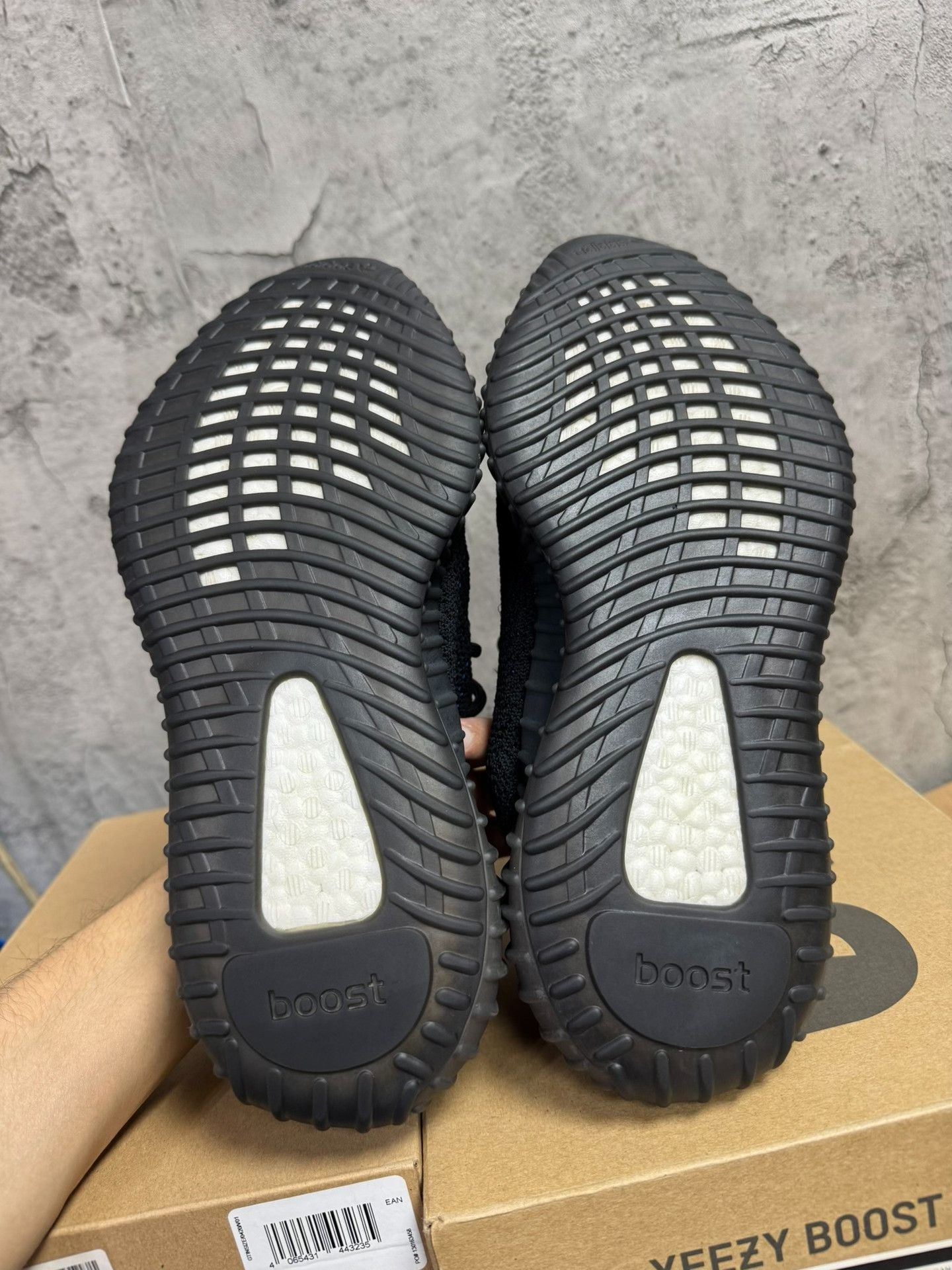 Yeezy Yeezy Blue Lowtop Sneakers 42 Men Size US 9 / EU 42 - 9 Thumbnail