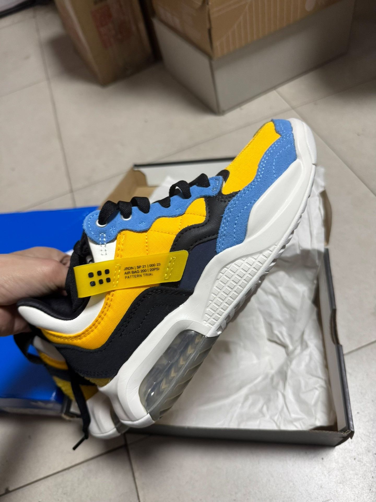 Nike Nike Yellow Lowtop Sneakers 37 Men Size US 5 / EU 37 - 3 Thumbnail