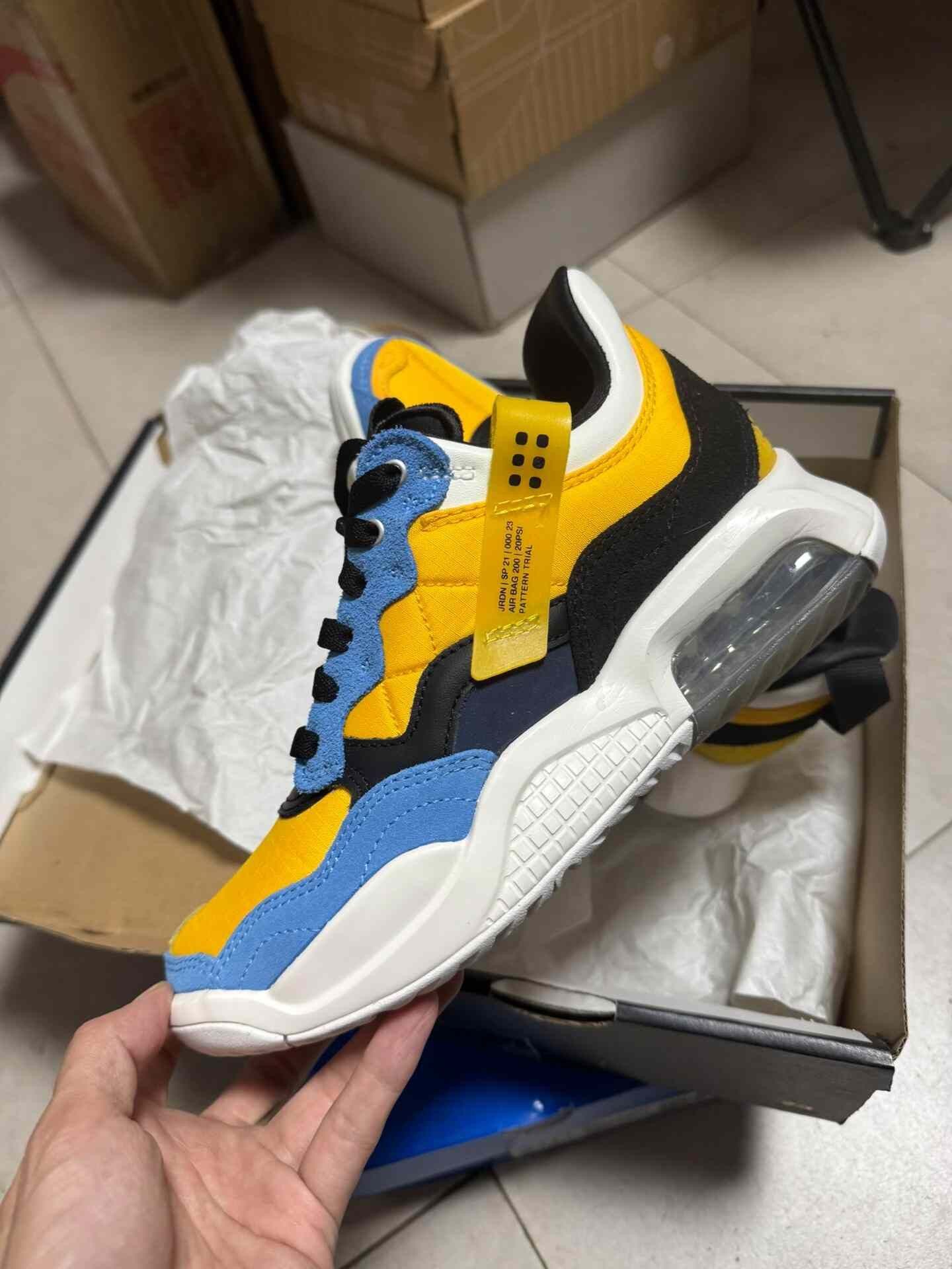 Nike Nike Yellow Lowtop Sneakers 37 Men Size US 5 / EU 37 - 4 Thumbnail