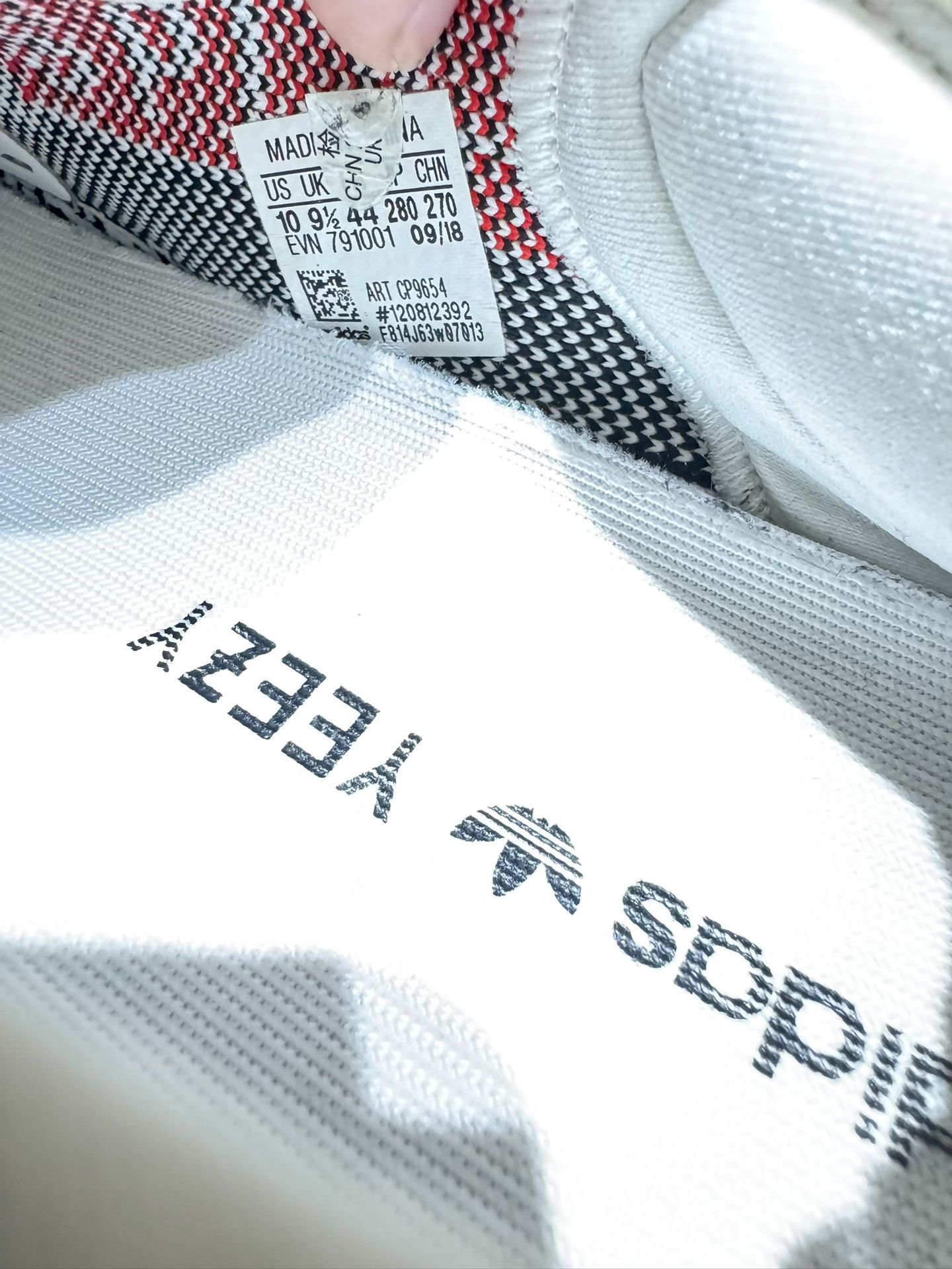 Adidas Adidas YEEZY350 White Lowtop Sneakers 9.5 Men Size US 9.5 / EU 42-43 - 7 Thumbnail