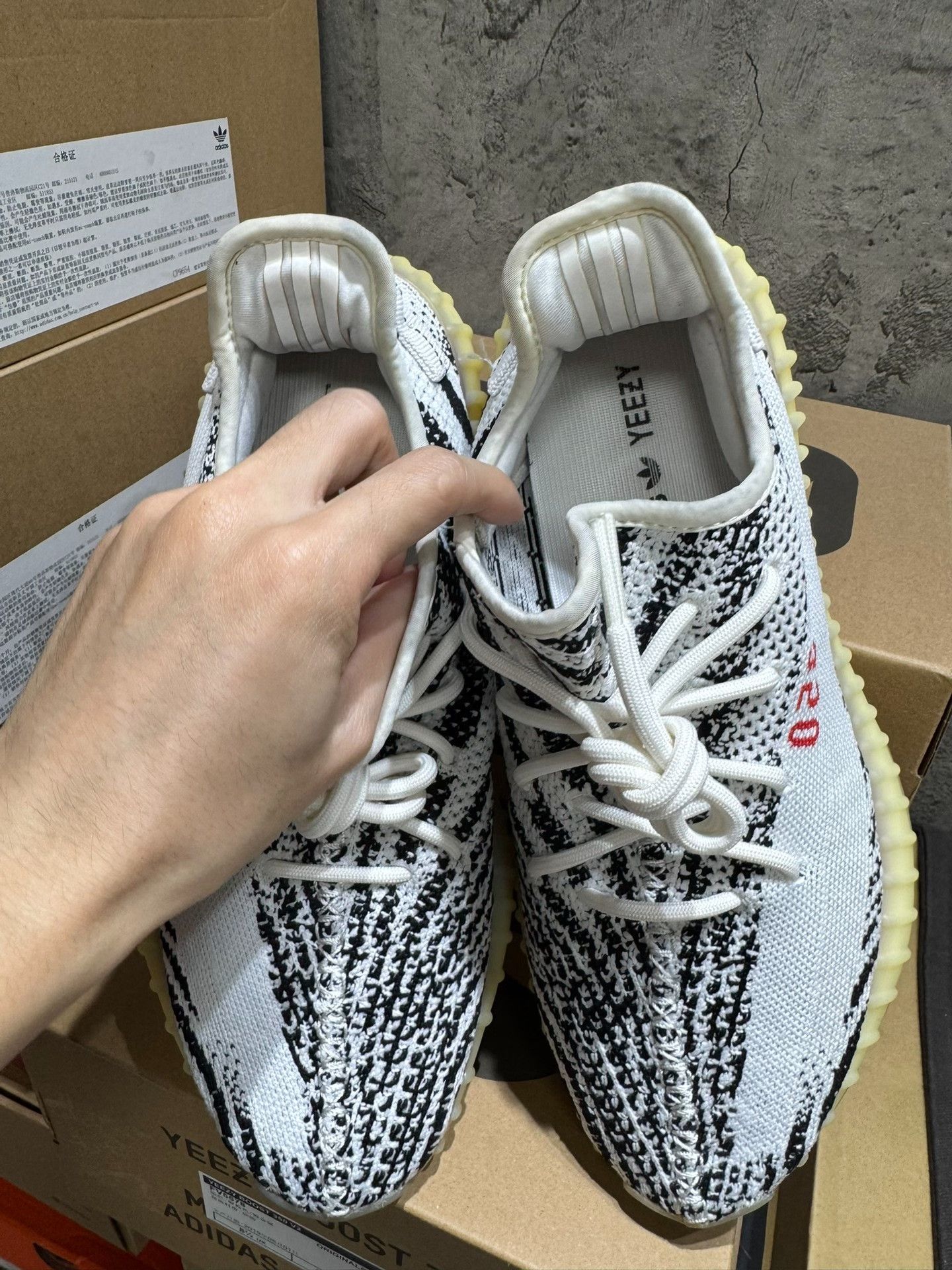 Adidas Adidas YEEZY350 White Lowtop Sneakers 9.5 Men Size US 9.5 / EU 42-43 - 6 Thumbnail