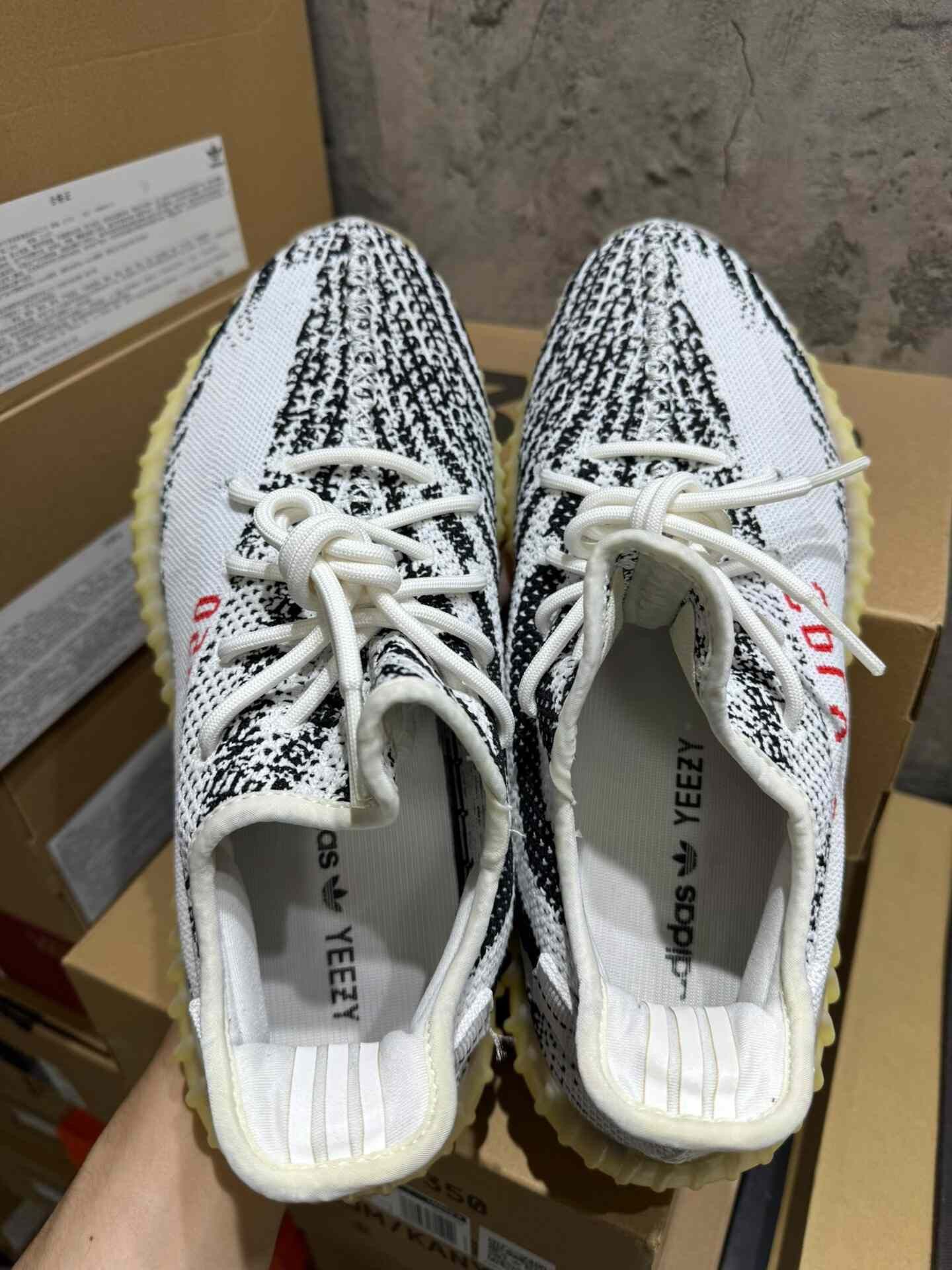 Adidas Adidas YEEZY350 White Lowtop Sneakers 9.5 Men Size US 9.5 / EU 42-43 - 9 Thumbnail