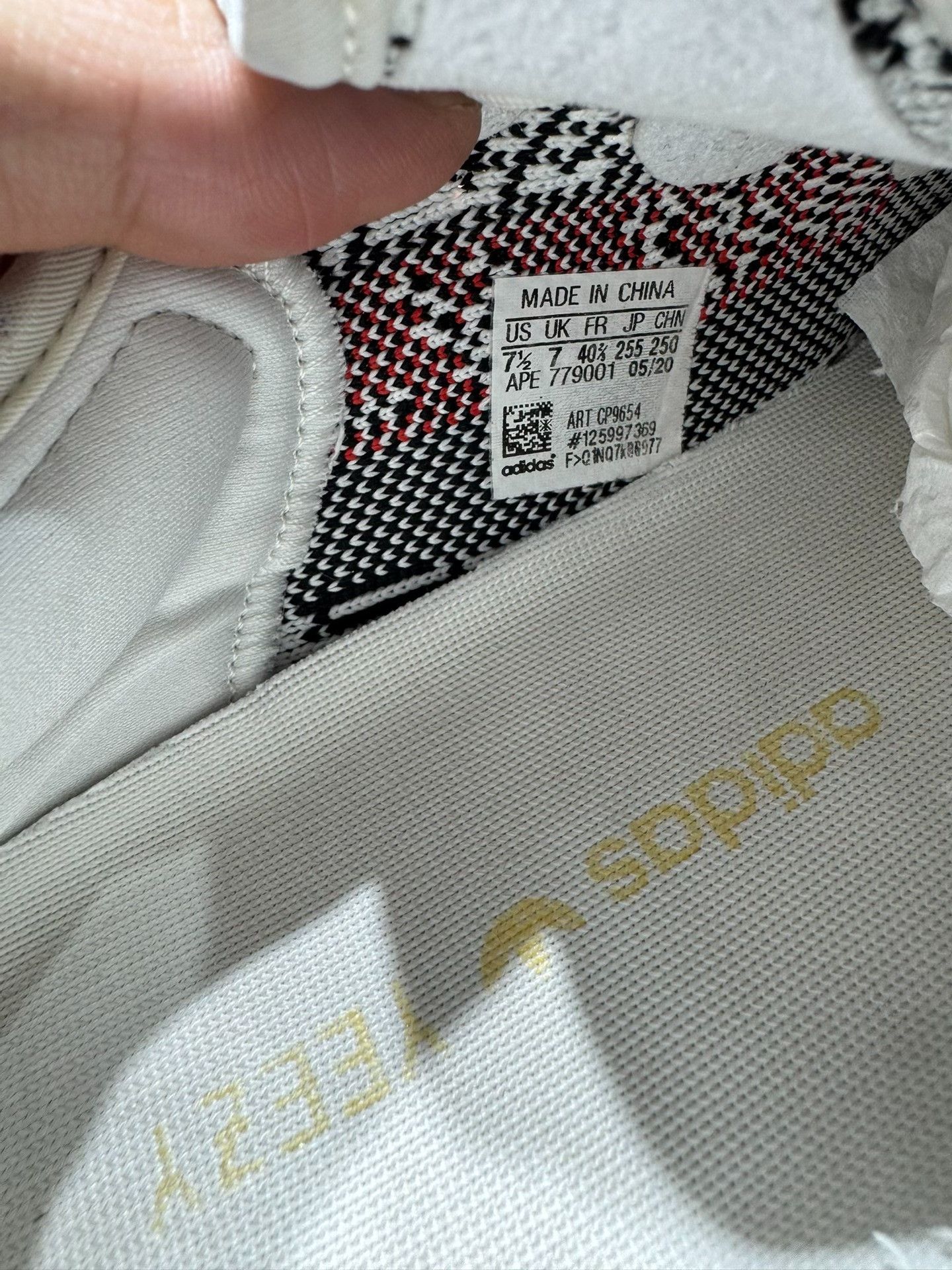 Adidas Adidas YEEZY350 White Lowtop Sneakers 40 Men Size US 7.5 / EU 40-41 - 6 Thumbnail