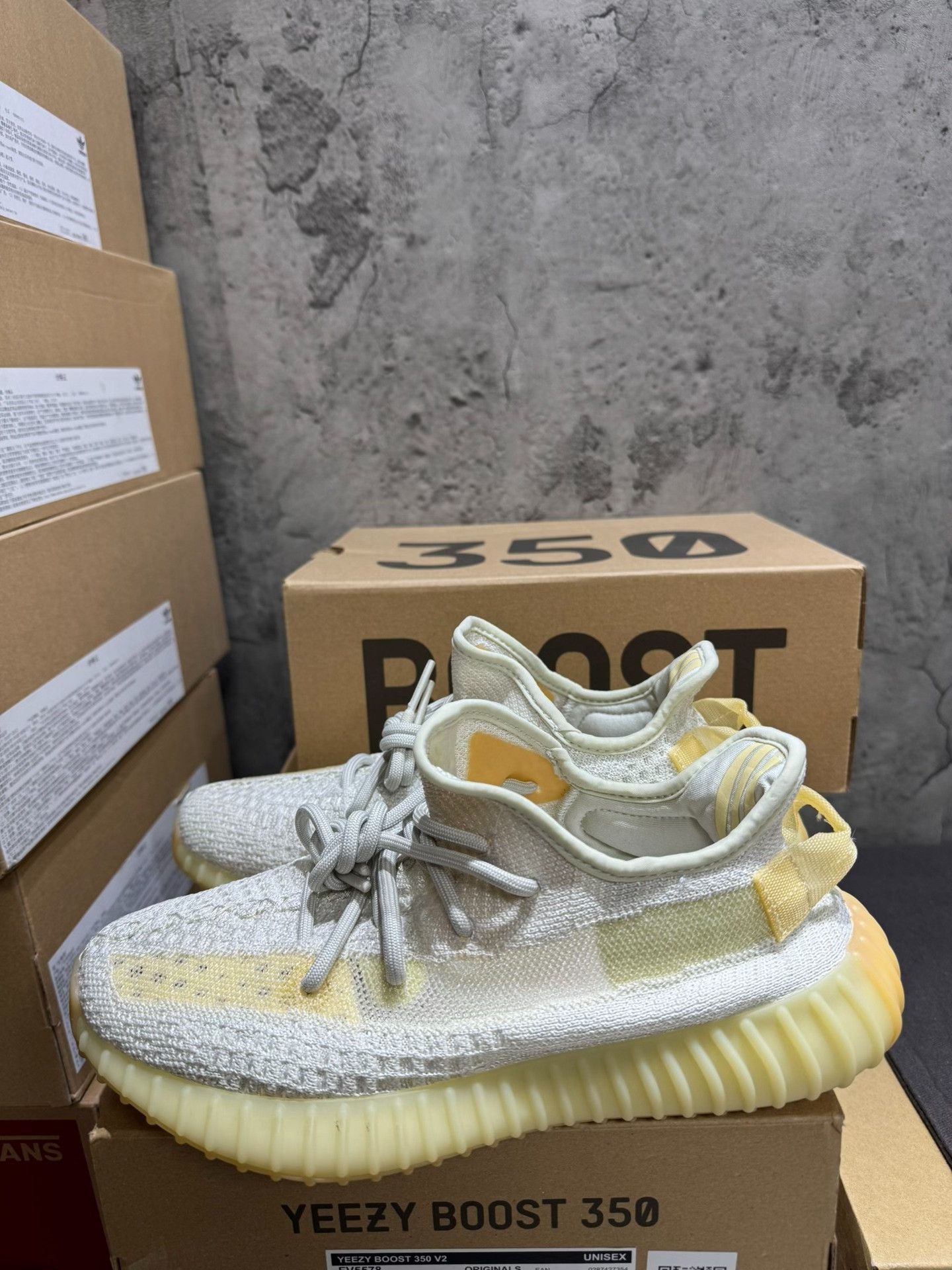 Yeezy Yeezy Yellow Lowtop Sneakers 40 Men Size US 7.5 / EU 40-41 - 6 Thumbnail