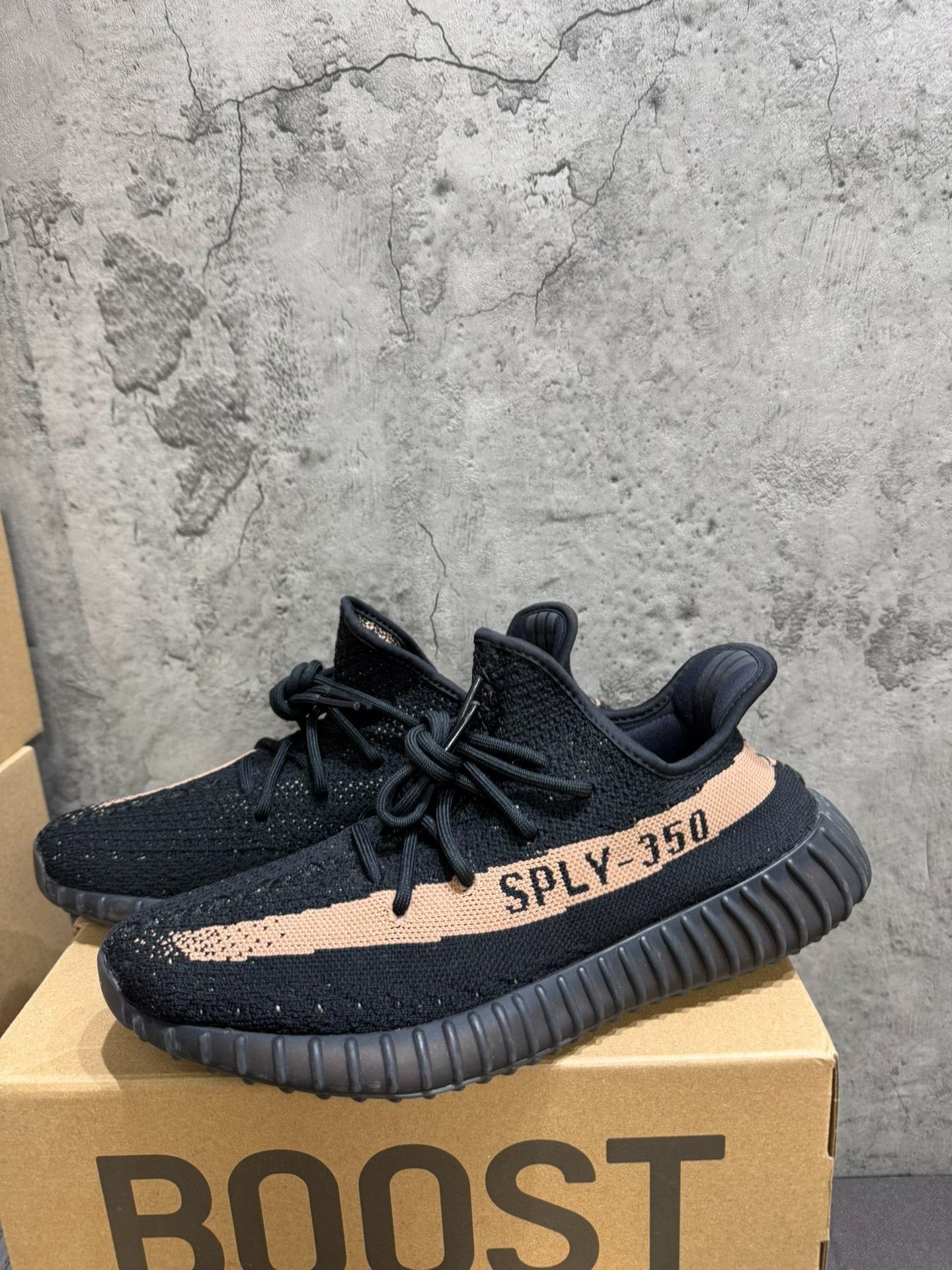 Adidas Adidas YEEZY350 Black Lowtop Sneakers 9 Men Size US 9 / EU 42 - 4 Thumbnail