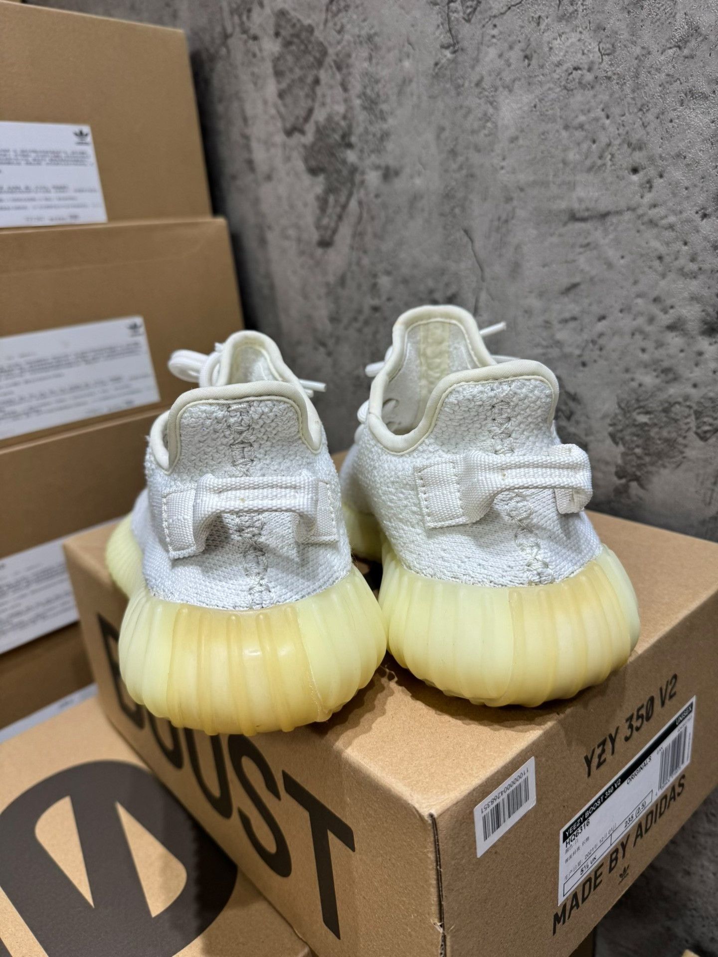 Adidas Adidas YEEZY350 White Lowtop Sneakers 37 Men Size US 5 / EU 37 - 7 Thumbnail
