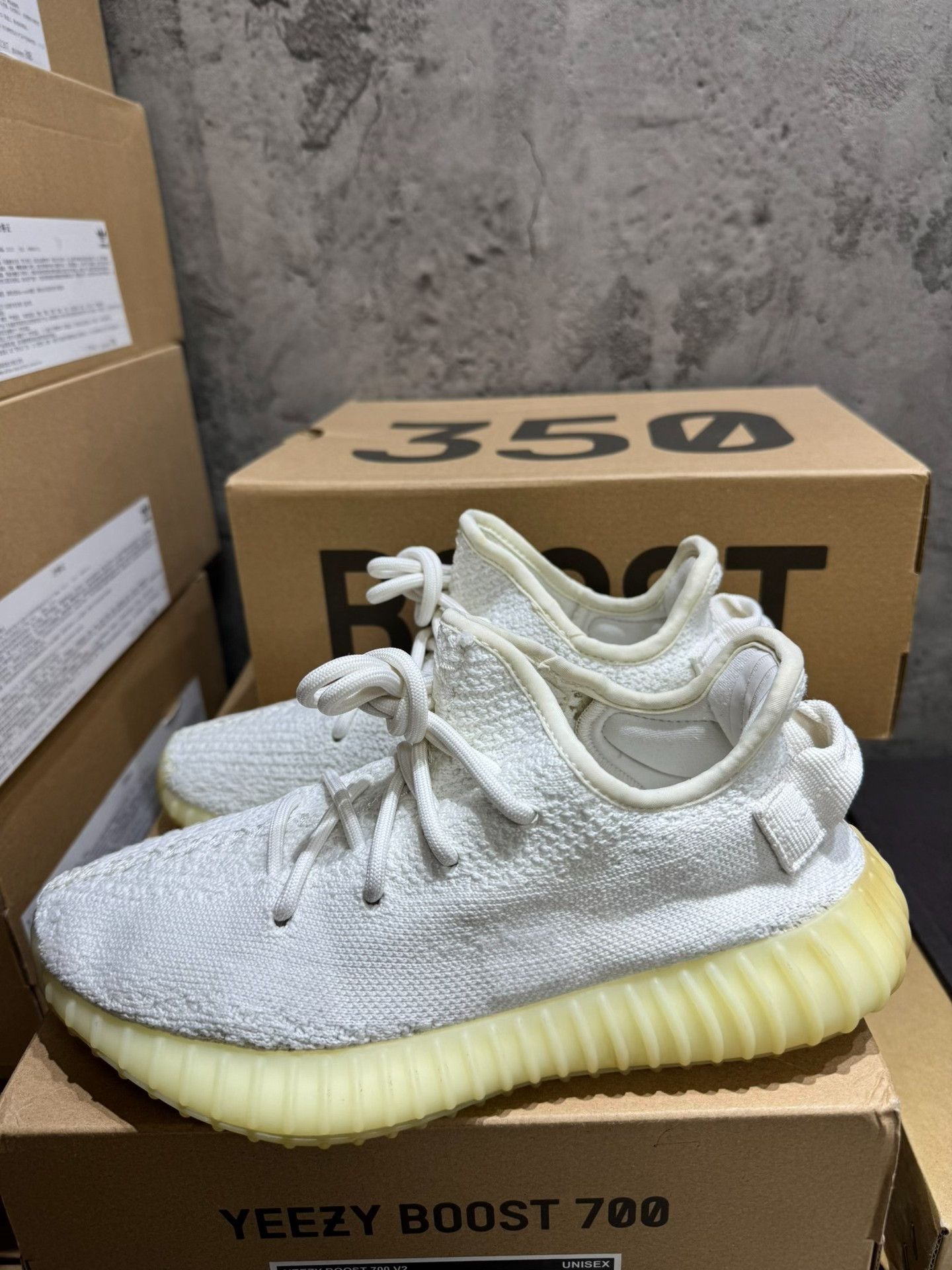 Adidas Adidas YEEZY350 White Lowtop Sneakers 37 Men Size US 5 / EU 37 - 2 Thumbnail
