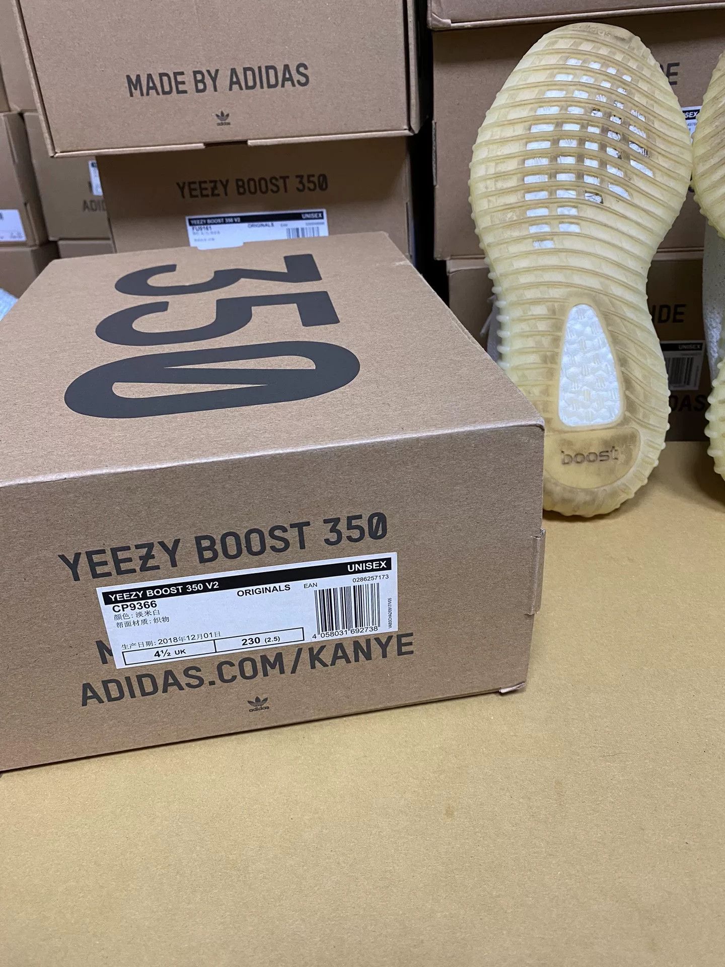 Yeezy Yeezy White Lowtop Sneakers 37 Men Size US 5 / EU 37 - 4 Thumbnail