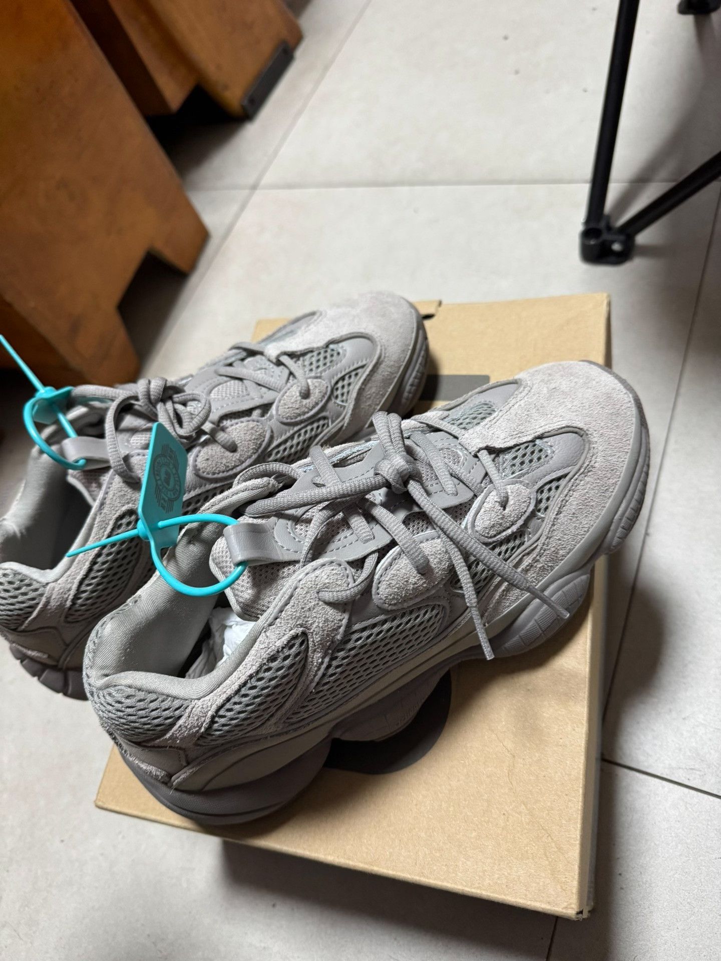 Adidas Adidas YEEZY500 Gray Lowtop Sneakers 42 Men Size US 9 / EU 42 - 5 Thumbnail