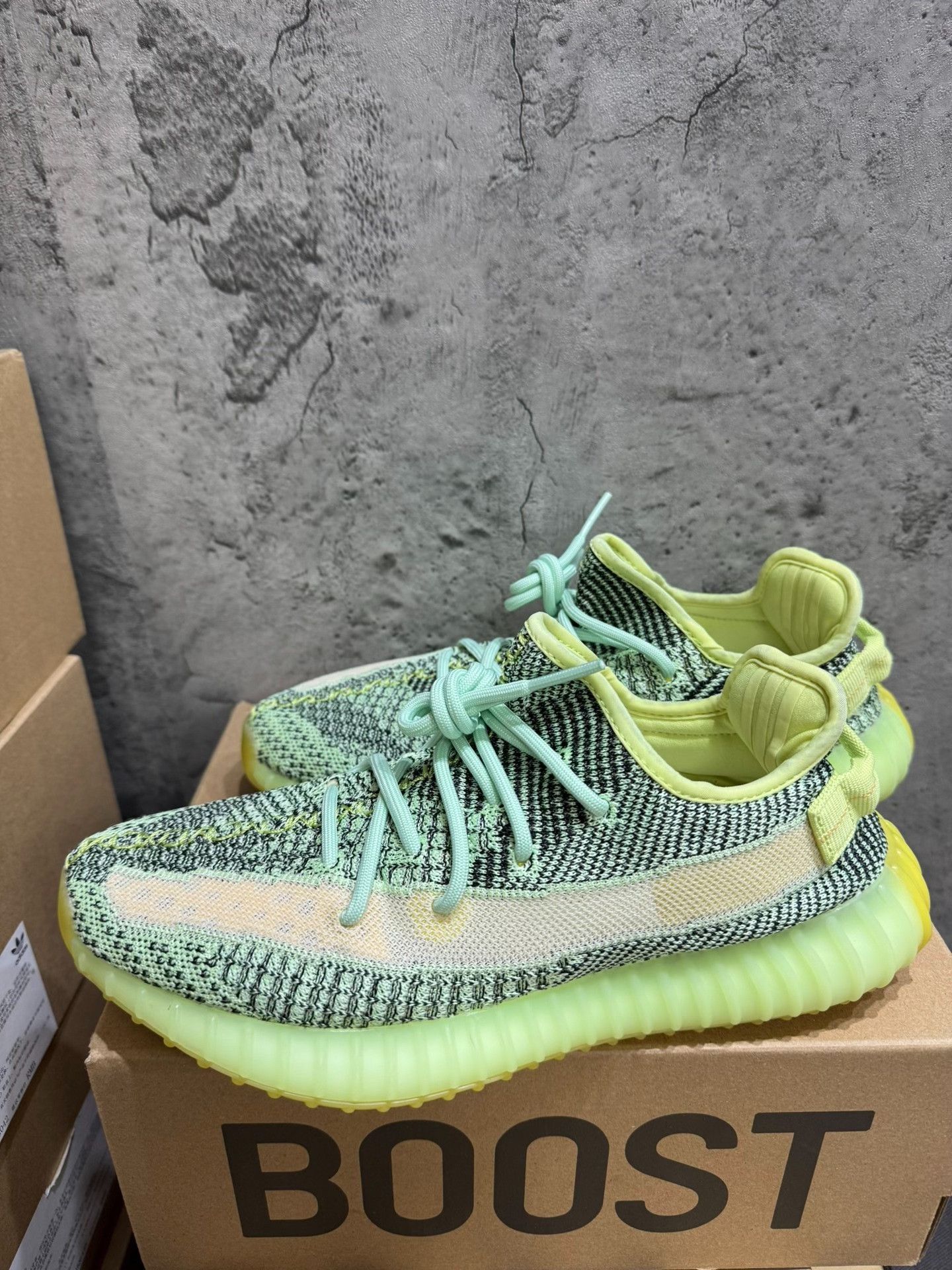 Adidas Adidas YEEZY350 Green Lowtop Sneakers 9 Men Size US 9 / EU 42 - 9 Thumbnail