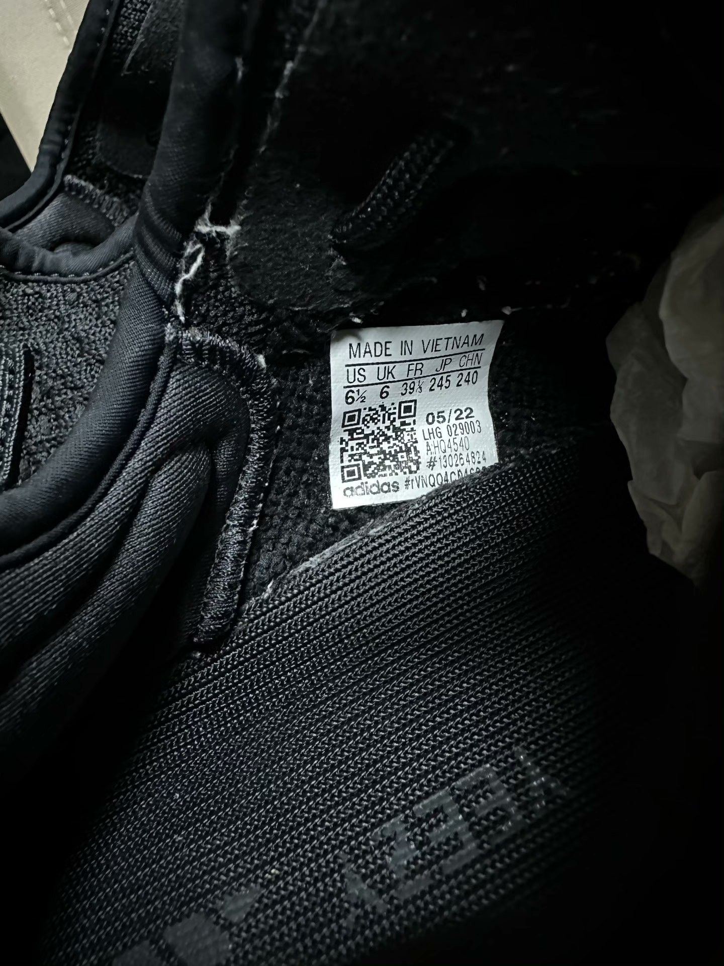 Adidas Adidas YEEZY350 Black Lowtop Sneakers 39 Men Size US 6.5 / EU 39-40 - 4 Thumbnail