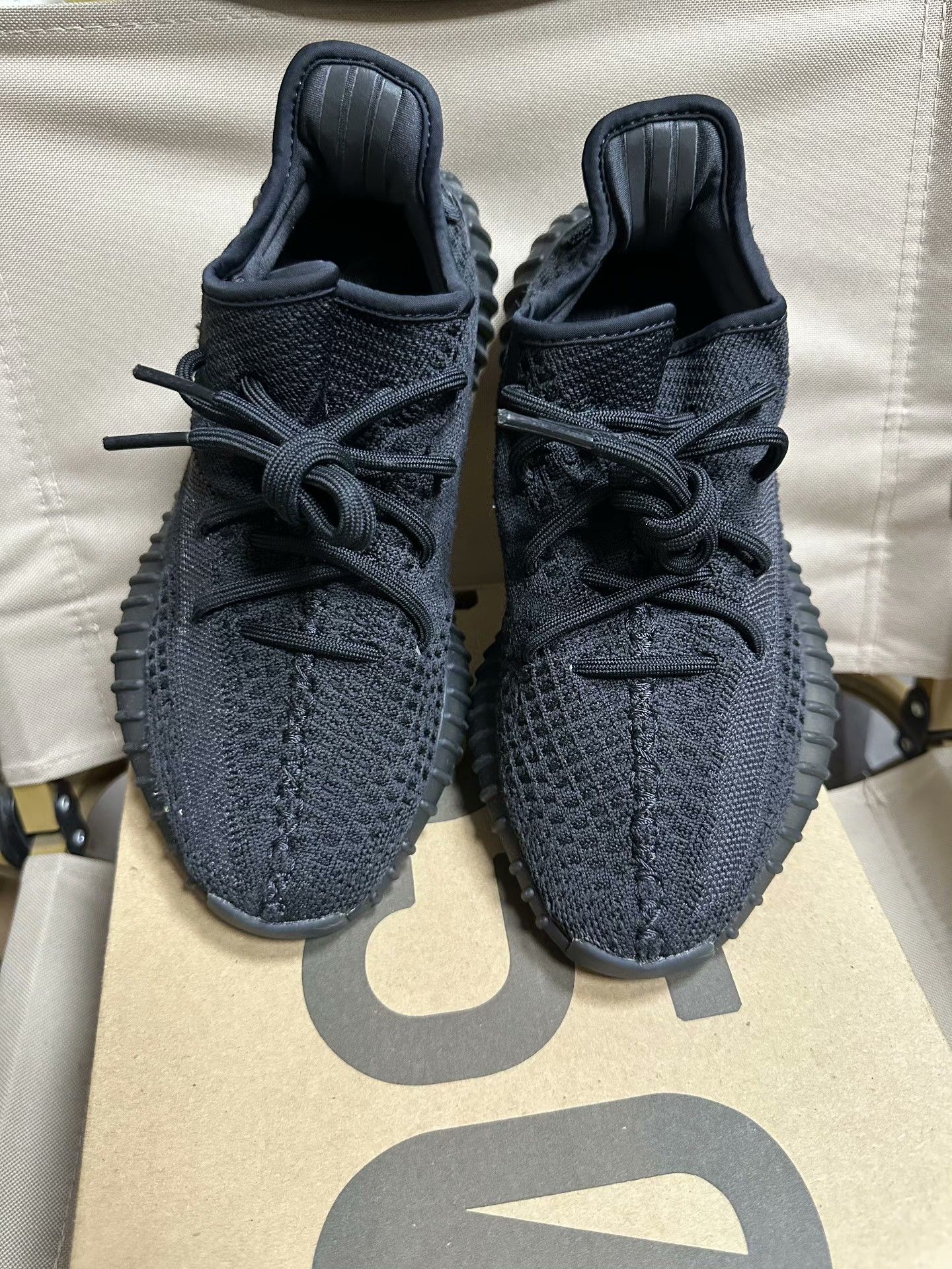 Adidas Adidas YEEZY350 Black Lowtop Sneakers 39 Men Size US 6.5 / EU 39-40 - 8 Thumbnail