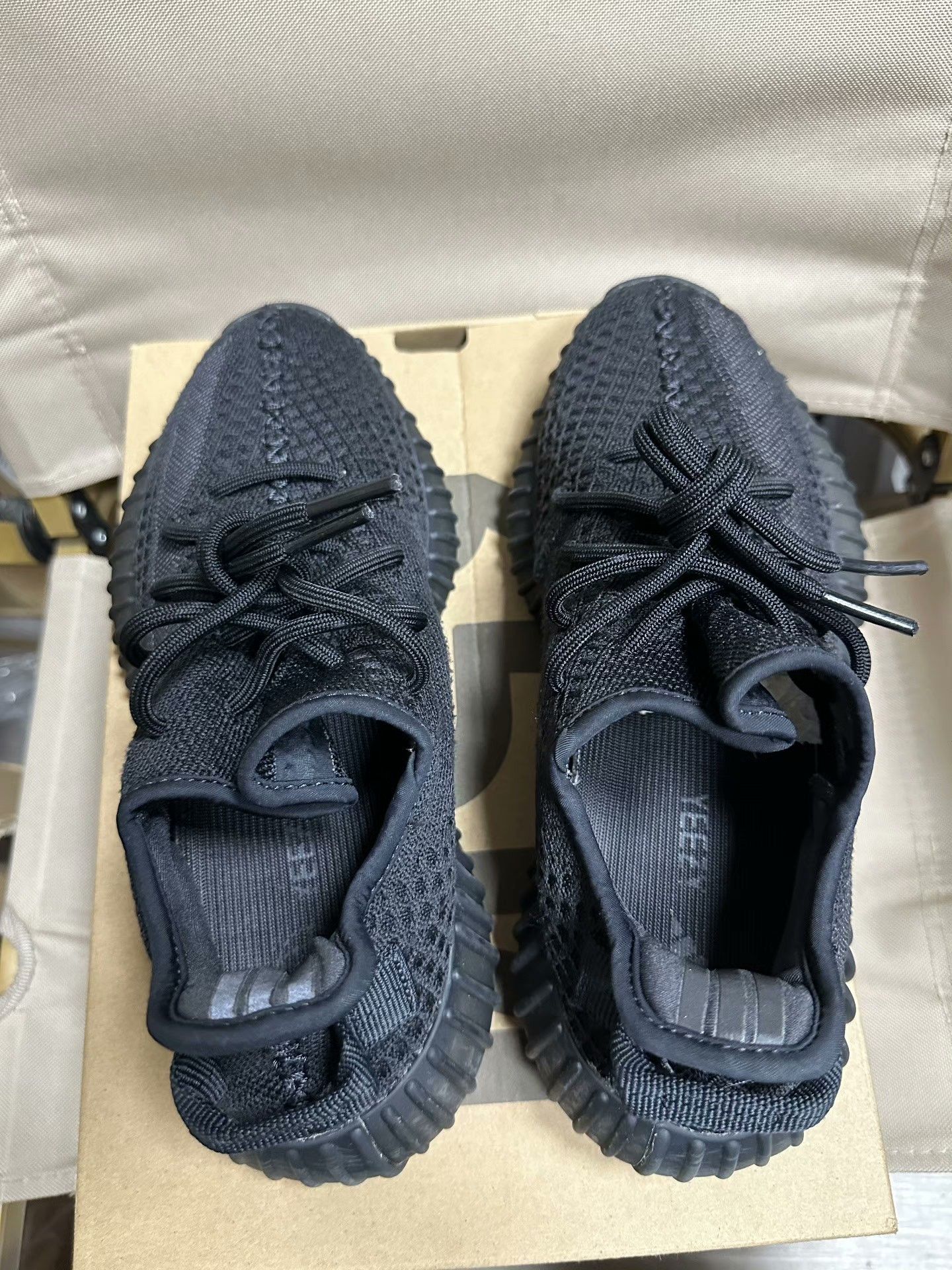 Adidas Adidas YEEZY350 Black Lowtop Sneakers 39 Men Size US 6.5 / EU 39-40 - 6 Thumbnail