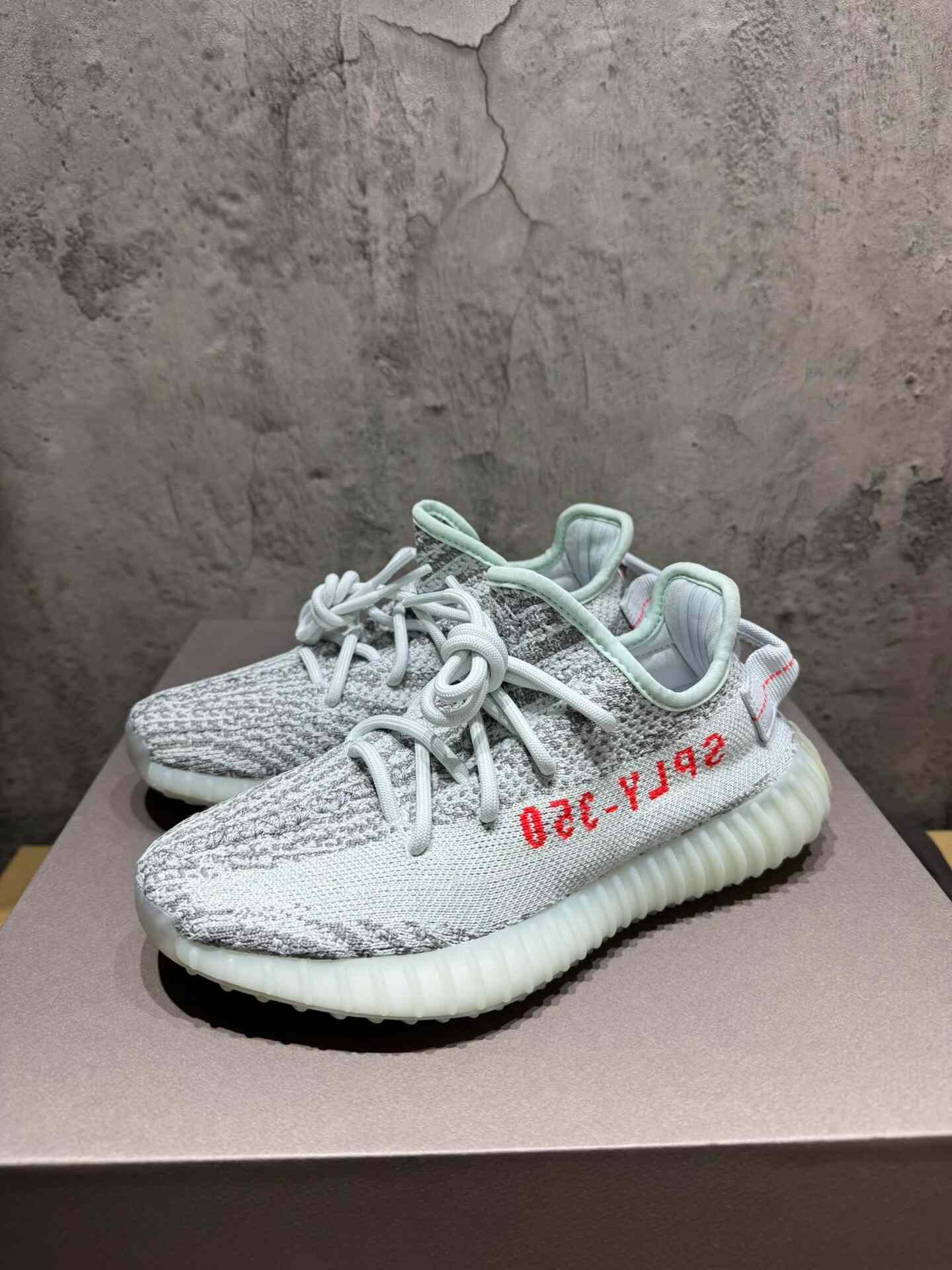 Yeezy Yeezy Blue Lowtop Sneakers 36 Men Size US 5 / EU 37 - 3 Thumbnail