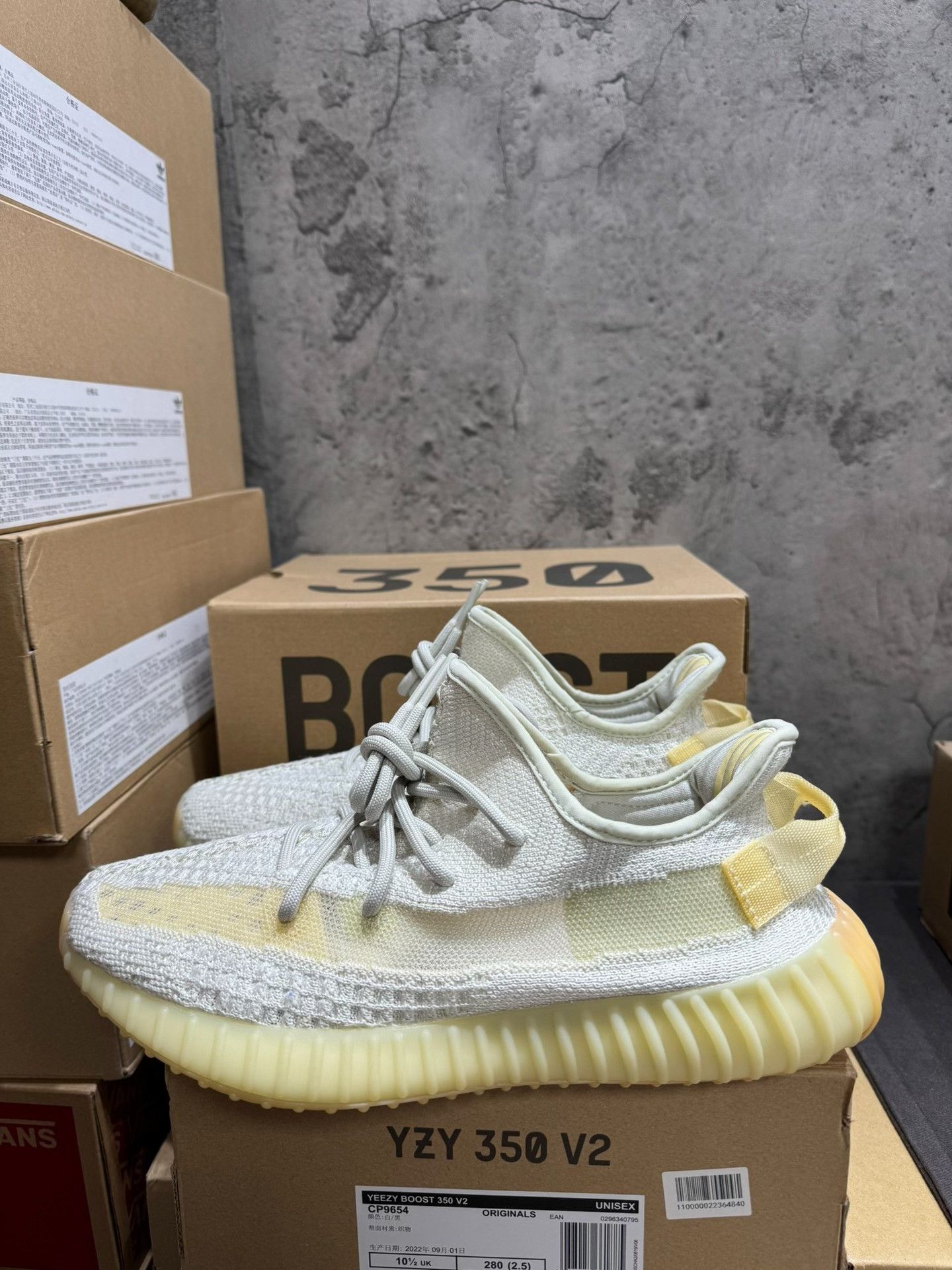Adidas Adidas Yellow Lowtop Sneakers 35 Men Size US 5 / EU 37 - 2 Thumbnail