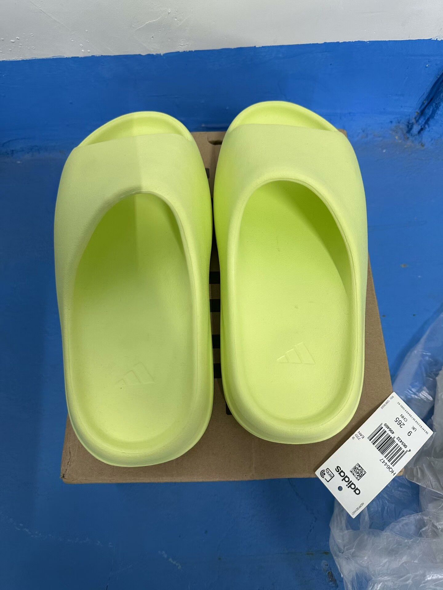 Yeezy Yeezy Glow Green Lowtop Sneakers 9 Men Size US 9 / EU 42 - 4 Thumbnail