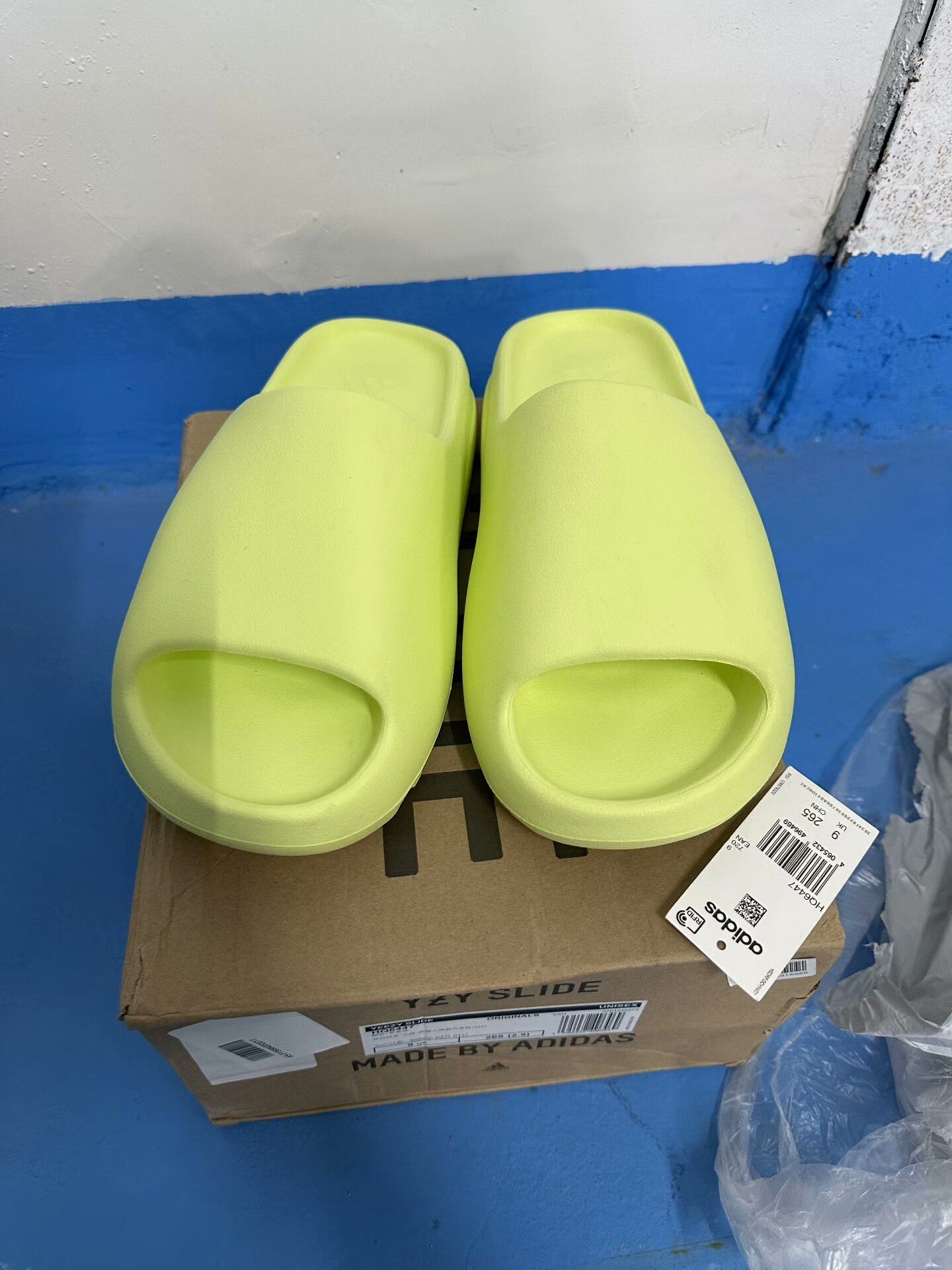 Yeezy Yeezy Glow Green Lowtop Sneakers 9 Men Size US 9 / EU 42 - 2 Thumbnail