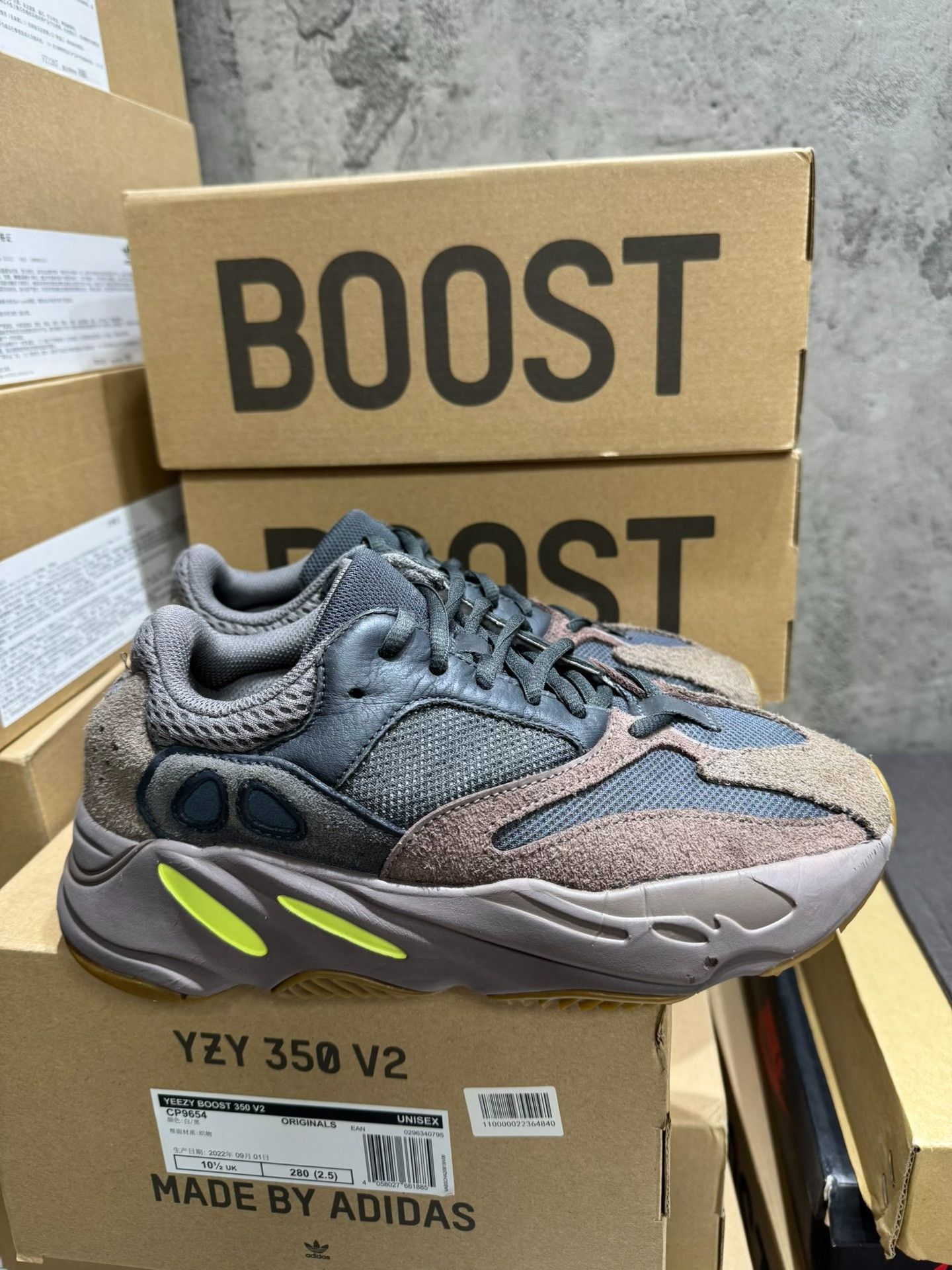 Adidas Adidas YEEZY700 Purple Lowtop Sneakers 40 Men Size US 7.5 / EU 40-41 - 2 Thumbnail