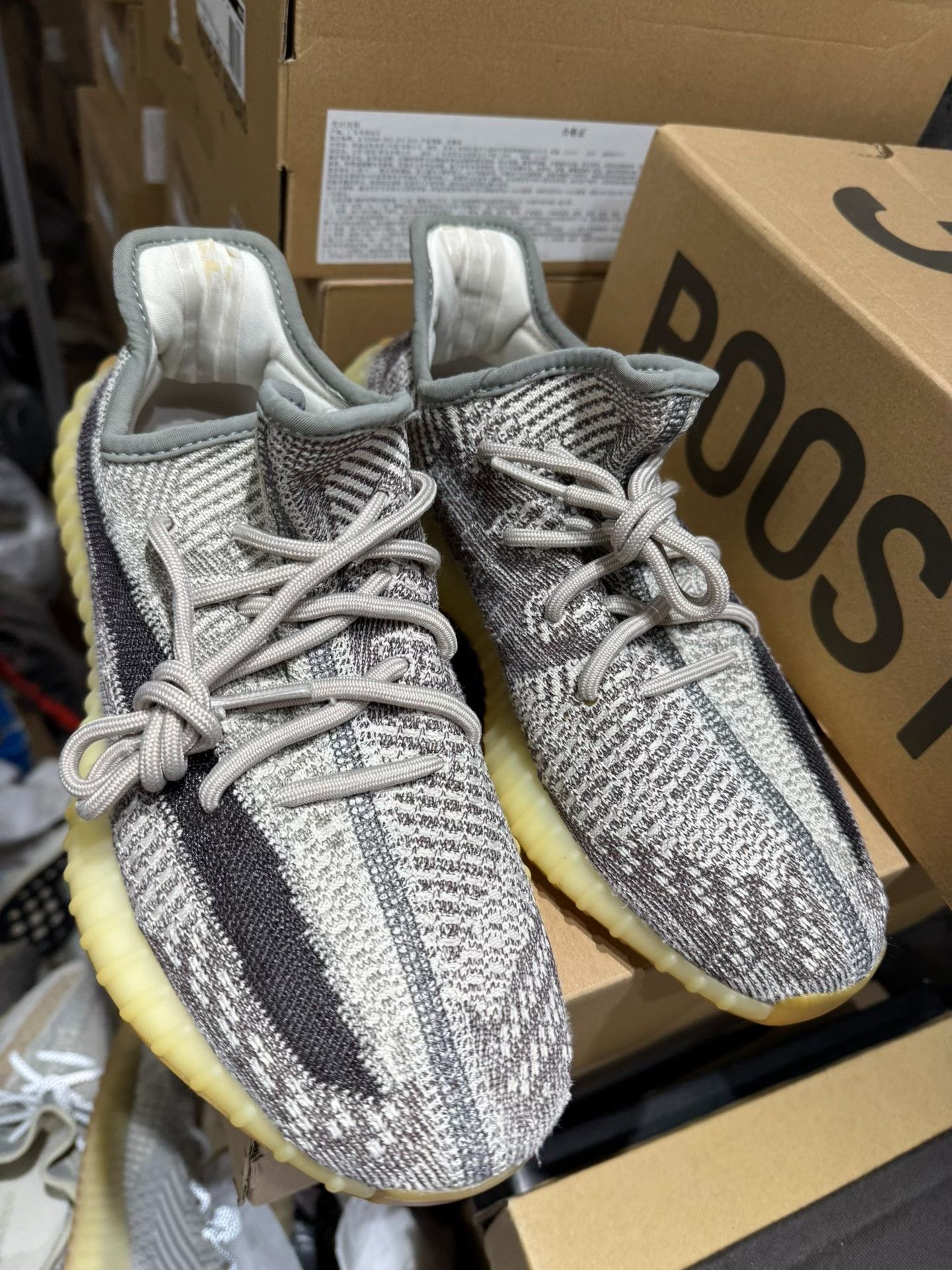 Yeezy Yeezy Gray Lowtop Sneakers 42 Men Size US 9 / EU 42 - 2 Thumbnail