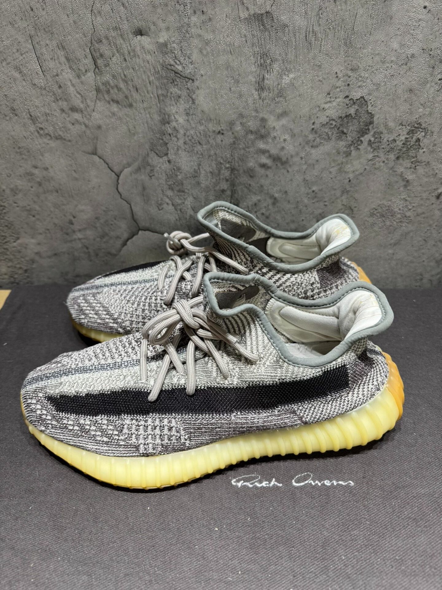 Yeezy Yeezy Gray Lowtop Sneakers 42 Men Size US 9 / EU 42 - 4 Thumbnail