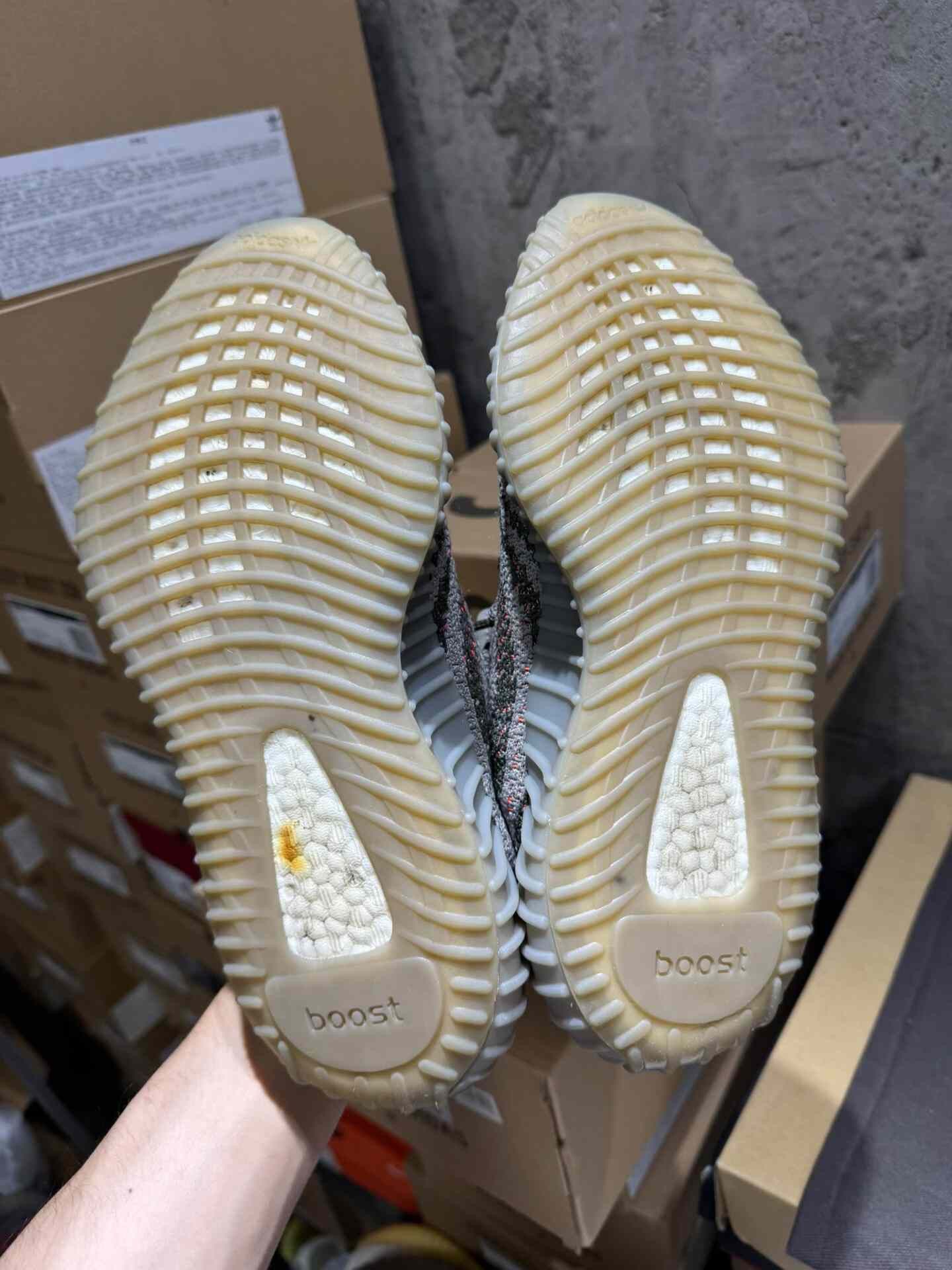Adidas Adidas YEEZY350 Gray Lowtop Sneakers 38 Men Size US 6 / EU 39 - 4 Thumbnail