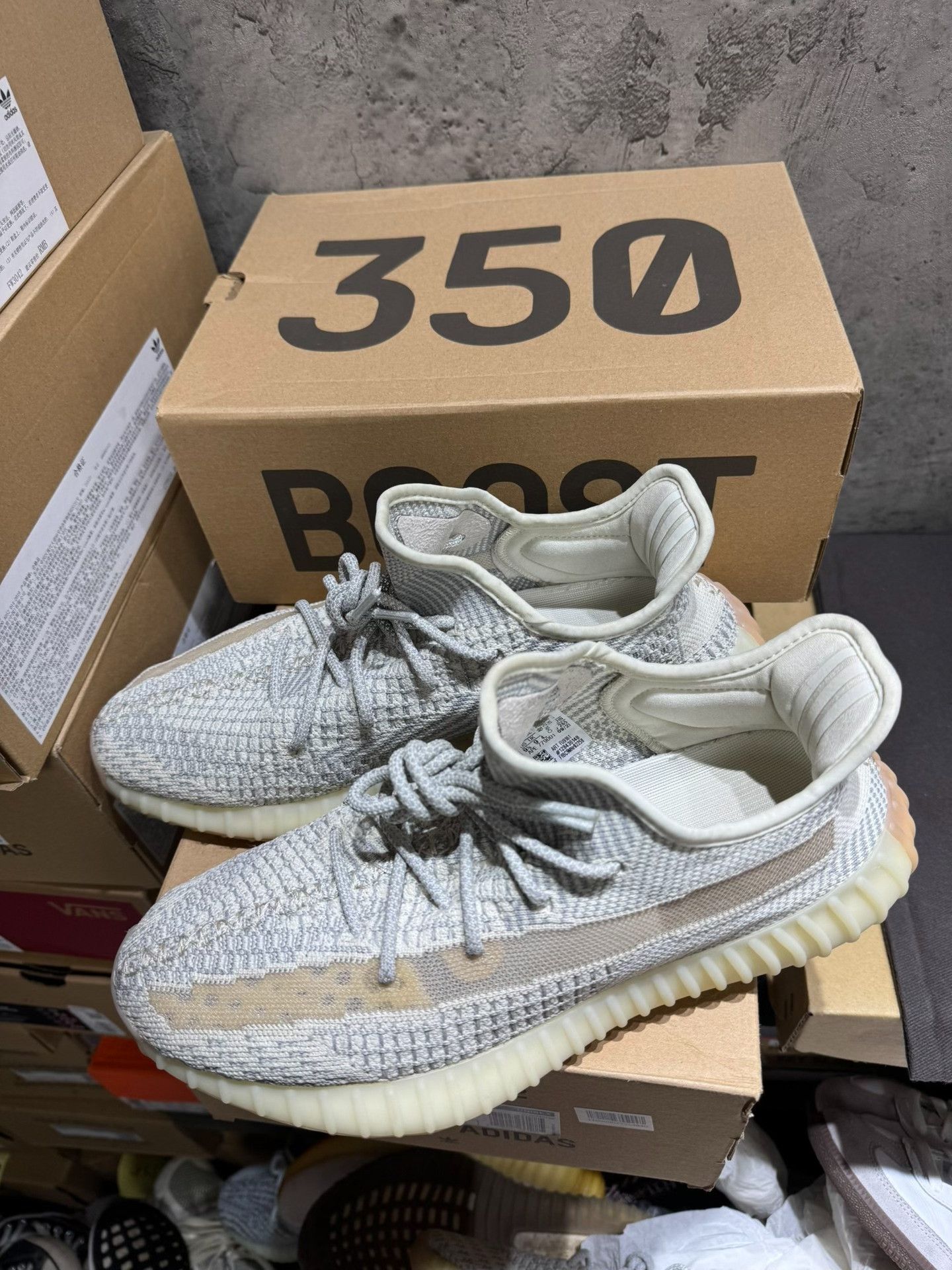 Adidas Adidas YEEZY350 Limited Yellow Lowtop Sneakers 9 Men Size US 9 / EU 42 - 6 Thumbnail