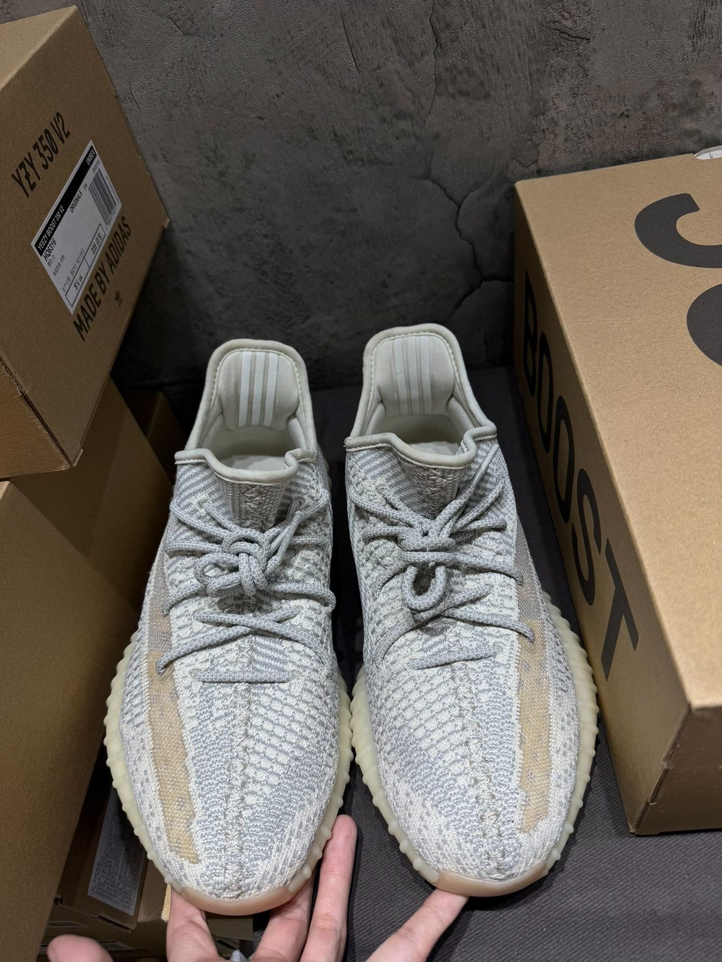 Adidas Adidas YEEZY350 Limited Yellow Lowtop Sneakers 9 Men Size US 9 / EU 42 - 5 Thumbnail