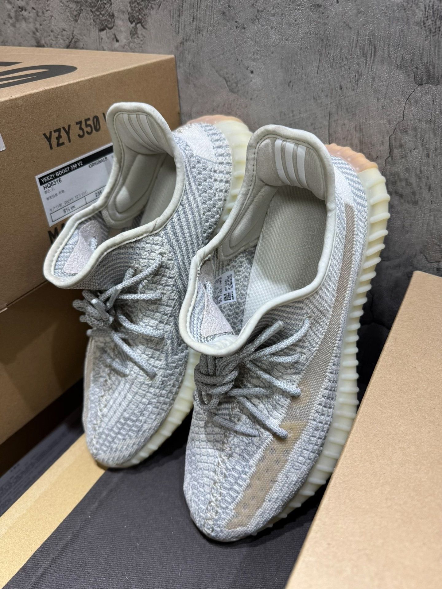 Adidas Adidas YEEZY350 Limited Yellow Lowtop Sneakers 9 Men Size US 9 / EU 42 - 4 Thumbnail