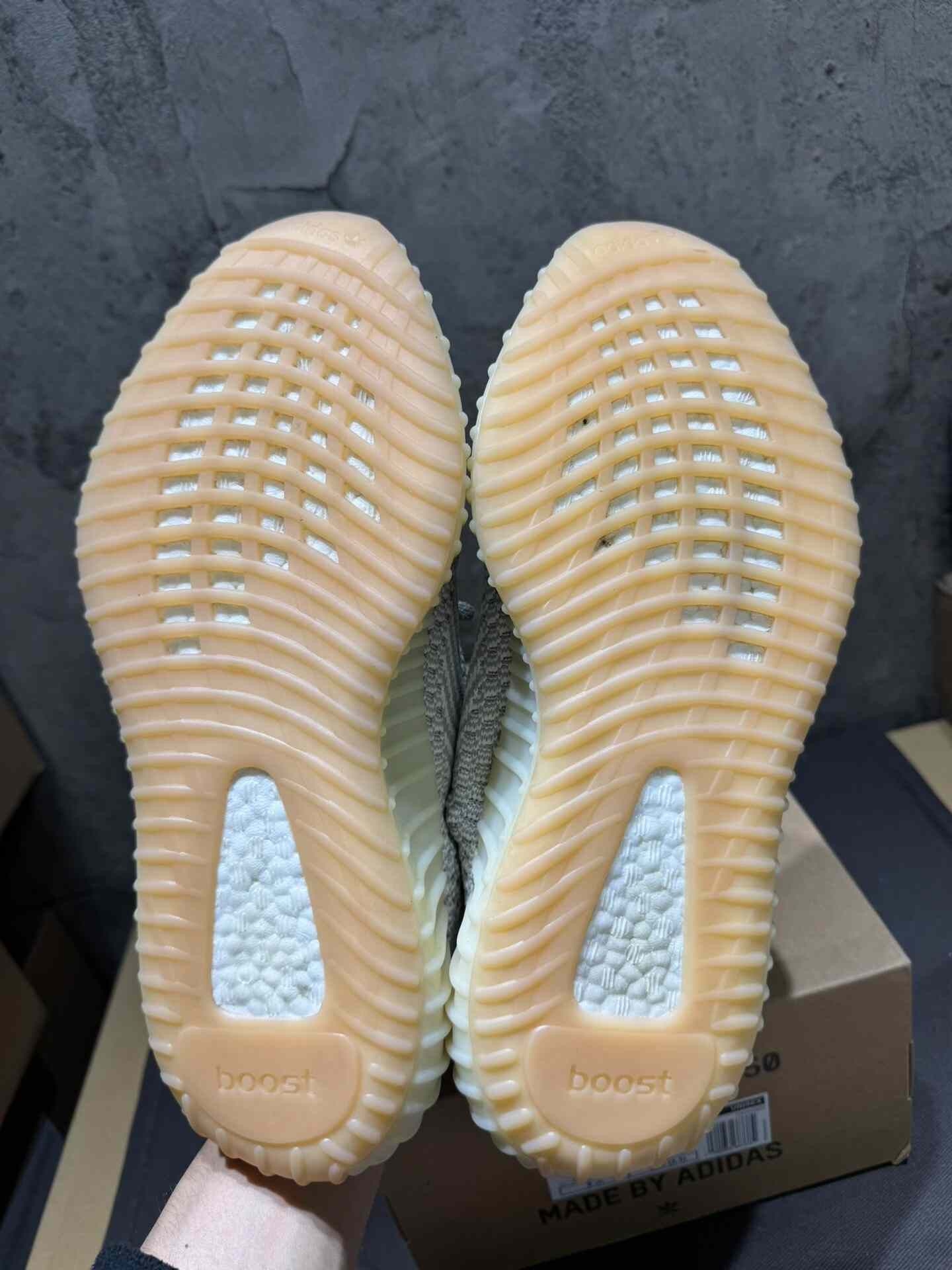Adidas Adidas YEEZY350 Limited Yellow Lowtop Sneakers 9 Men Size US 9 / EU 42 - 7 Thumbnail