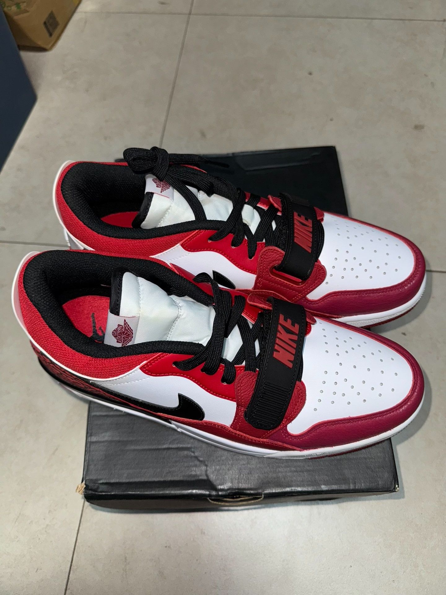 Nike Nike Black Lowtop Sneakers 11 Men Size US 11 / EU 44 - 4 Thumbnail