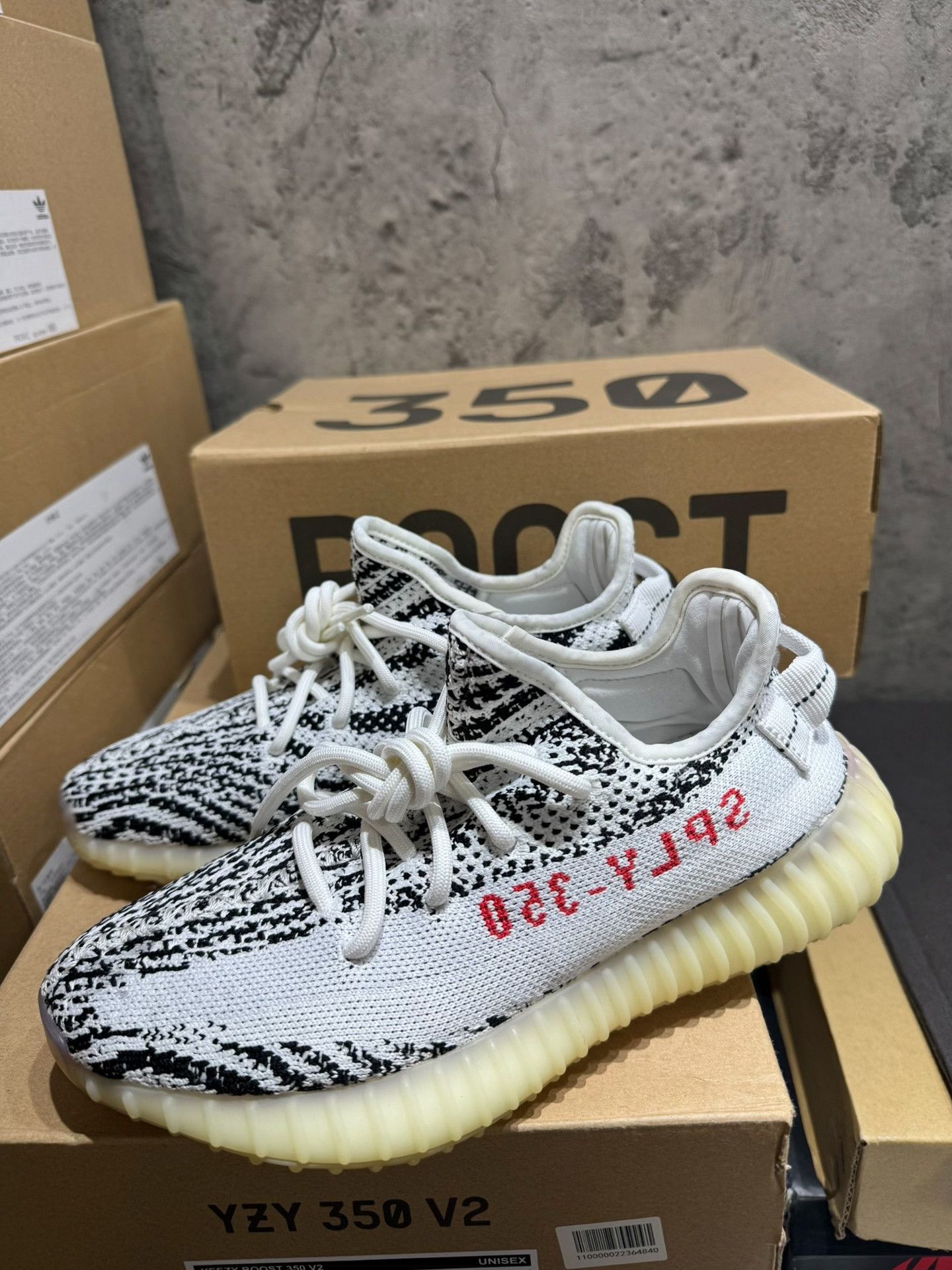 Adidas Adidas YEEZY350 White Lowtop Sneakers 38 Men Size US 6 / EU 39 - 5 Thumbnail