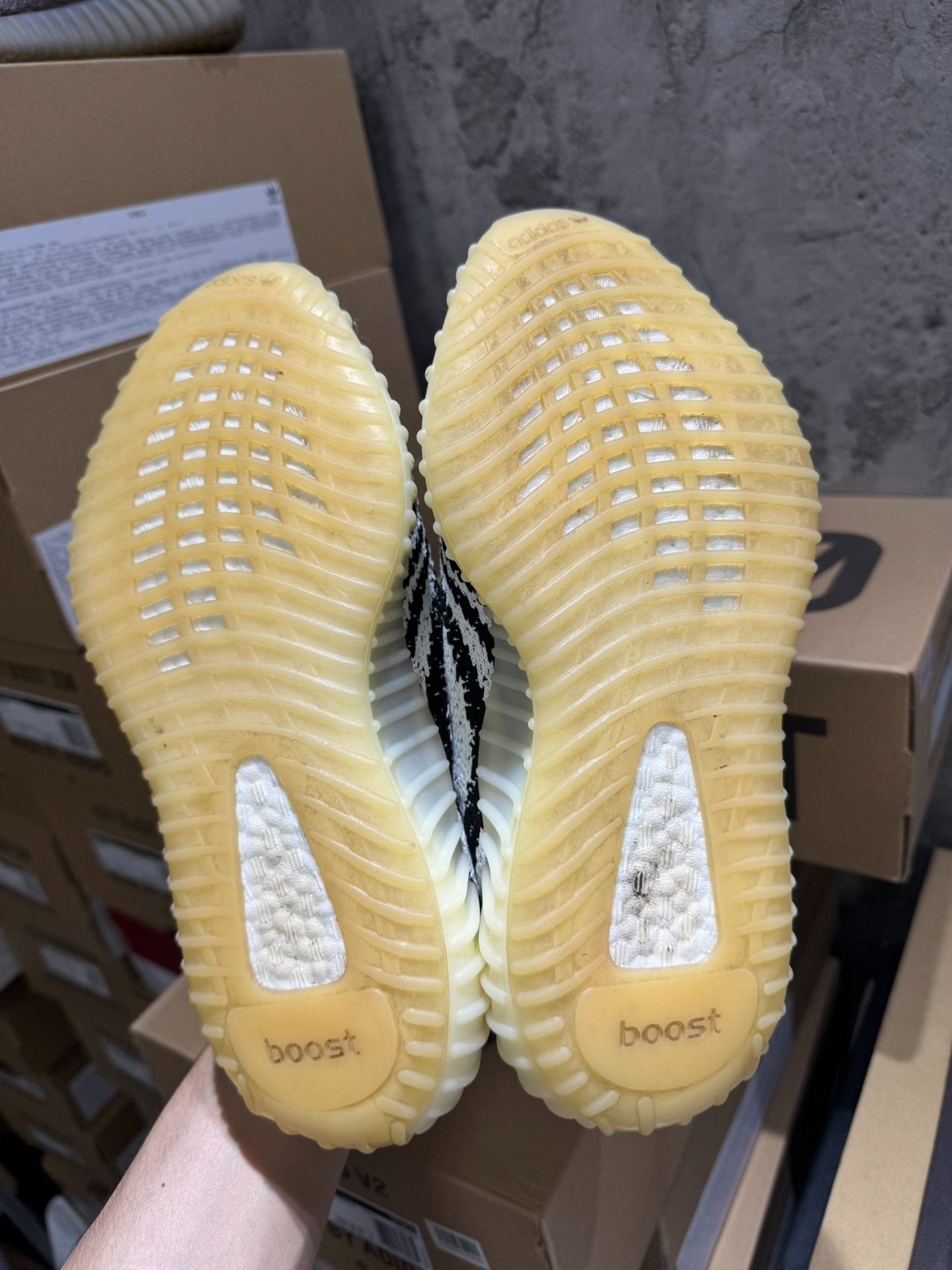 Adidas Adidas YEEZY350 White Lowtop Sneakers 38 Men Size US 6 / EU 39 - 6 Thumbnail