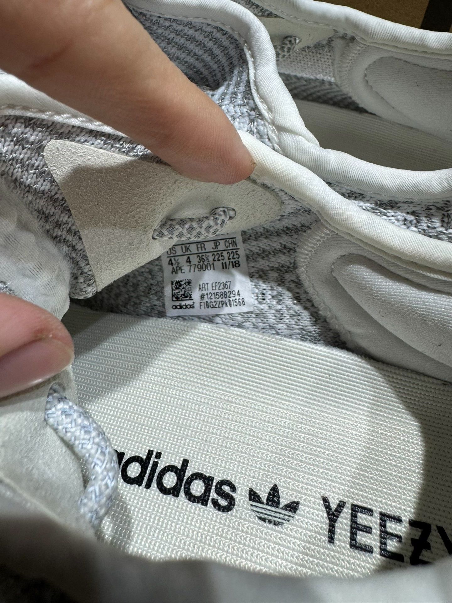 Adidas Adidas YEEZY350 White Lowtop Sneakers 36 Men Size US 5 / EU 37 - 3 Thumbnail
