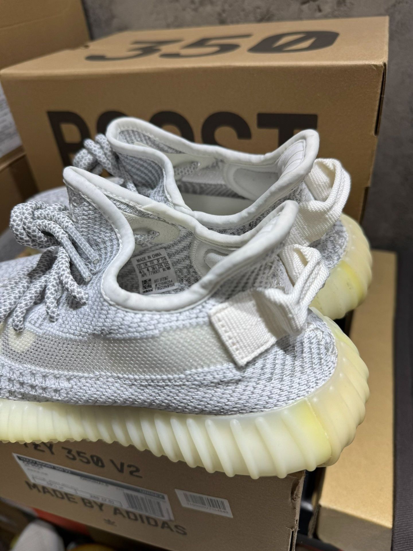 Adidas Adidas YEEZY350 White Lowtop Sneakers 36 Men Size US 5 / EU 37 - 5 Thumbnail