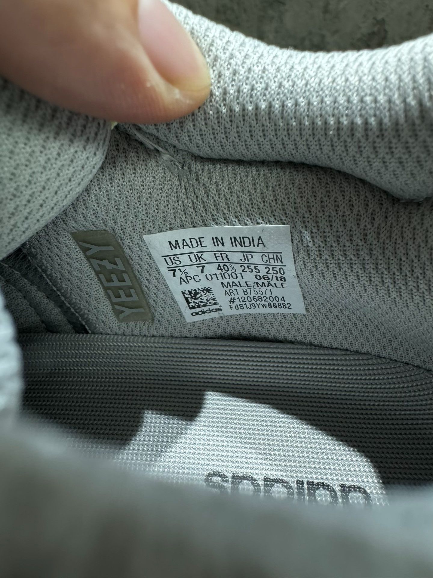 Adidas Adidas YEEZY700 Lowtop Sneakers 40 Men Size US 7.5 / EU 40-41 - 9 Thumbnail