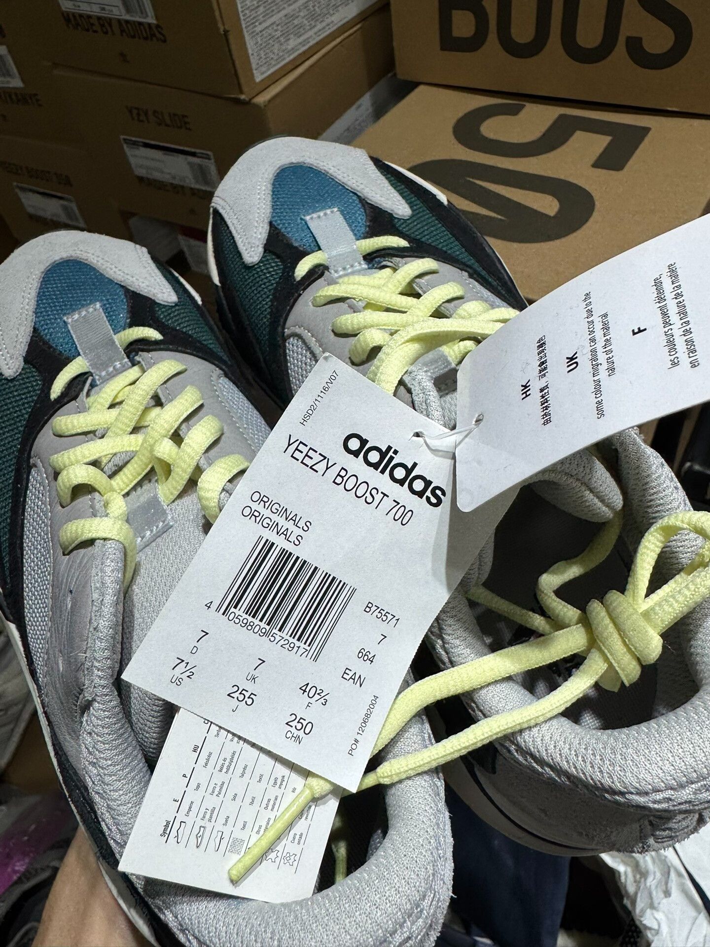 Adidas Adidas YEEZY700 Lowtop Sneakers 40 Men Size US 7.5 / EU 40-41 - 2 Thumbnail
