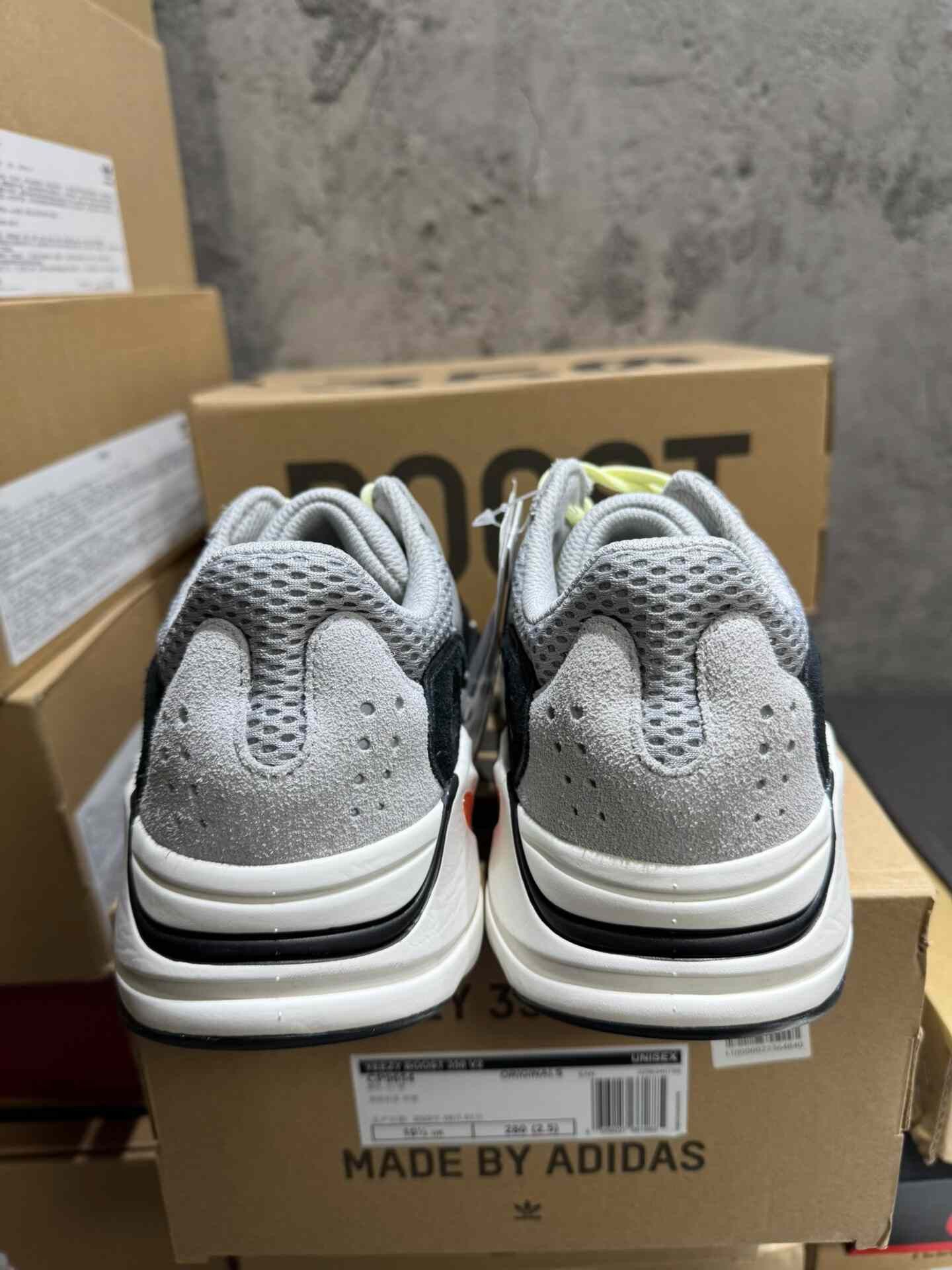 Adidas Adidas YEEZY700 Lowtop Sneakers 40 Men Size US 7.5 / EU 40-41 - 8 Thumbnail