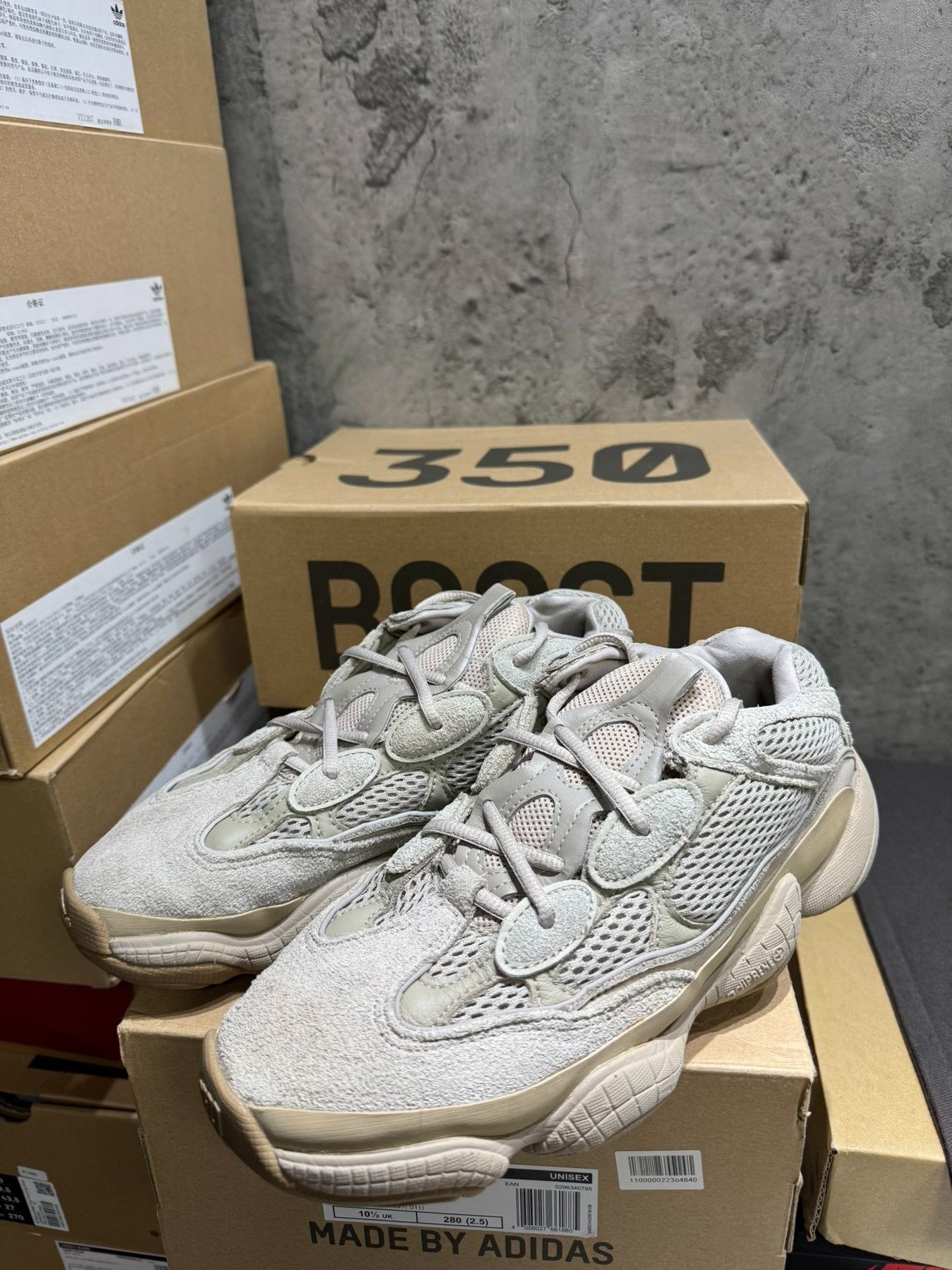 Adidas Adidas YEEZY500 Lowtop Sneakers 42 Men Size US 9 / EU 42 - 4 Thumbnail