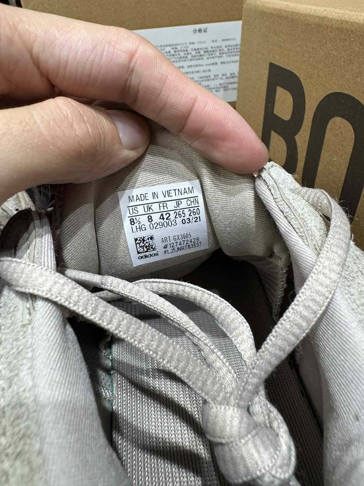 Adidas Adidas YEEZY500 Lowtop Sneakers 42 Men Size US 9 / EU 42 - 3 Thumbnail