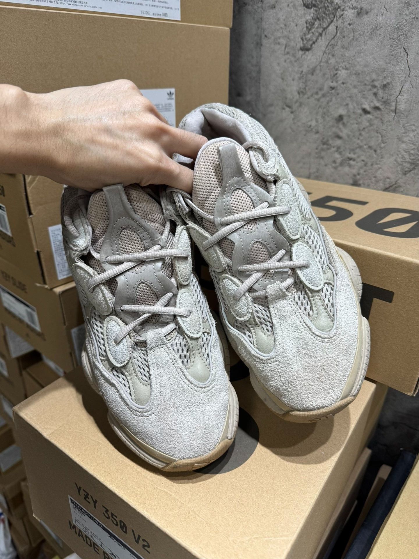 Adidas Adidas YEEZY500 Lowtop Sneakers 42 Men Size US 9 / EU 42 - 8 Thumbnail