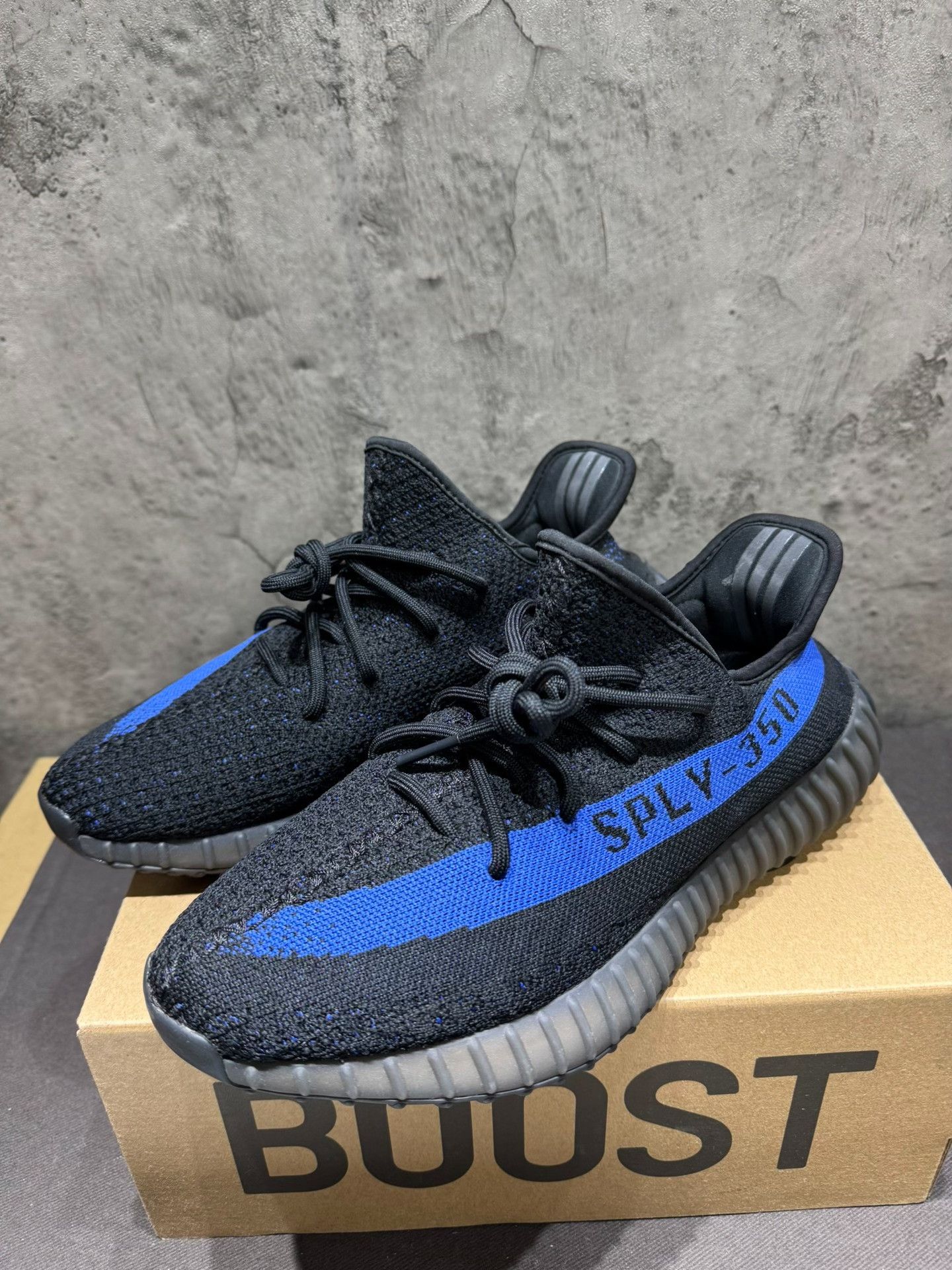 Yeezy Yeezy Blue Lowtop Sneakers 42 Men Size US 9 / EU 42 - 2 Thumbnail