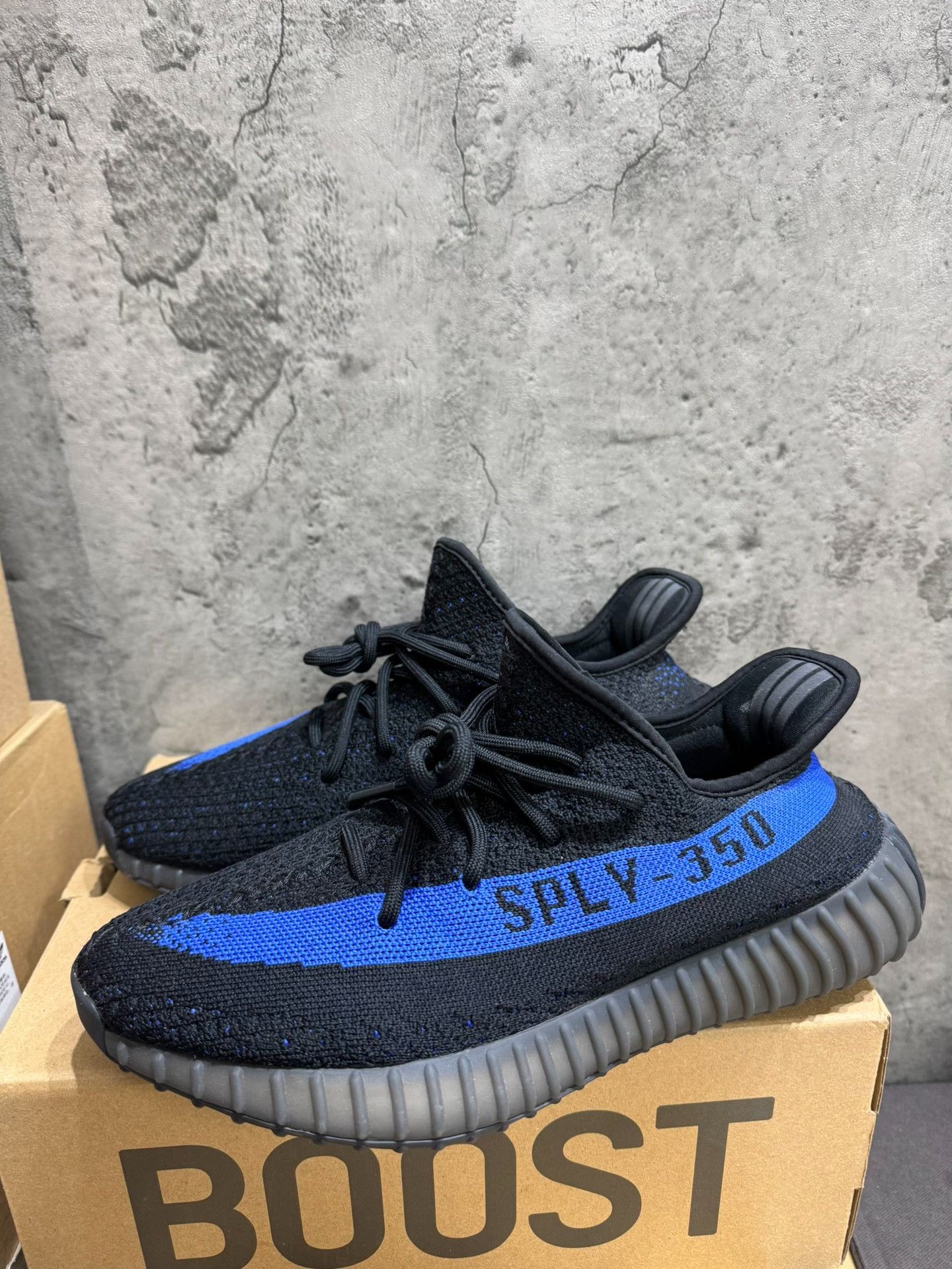 Yeezy Yeezy Blue Lowtop Sneakers 42 Men Size US 9 / EU 42 - 3 Thumbnail