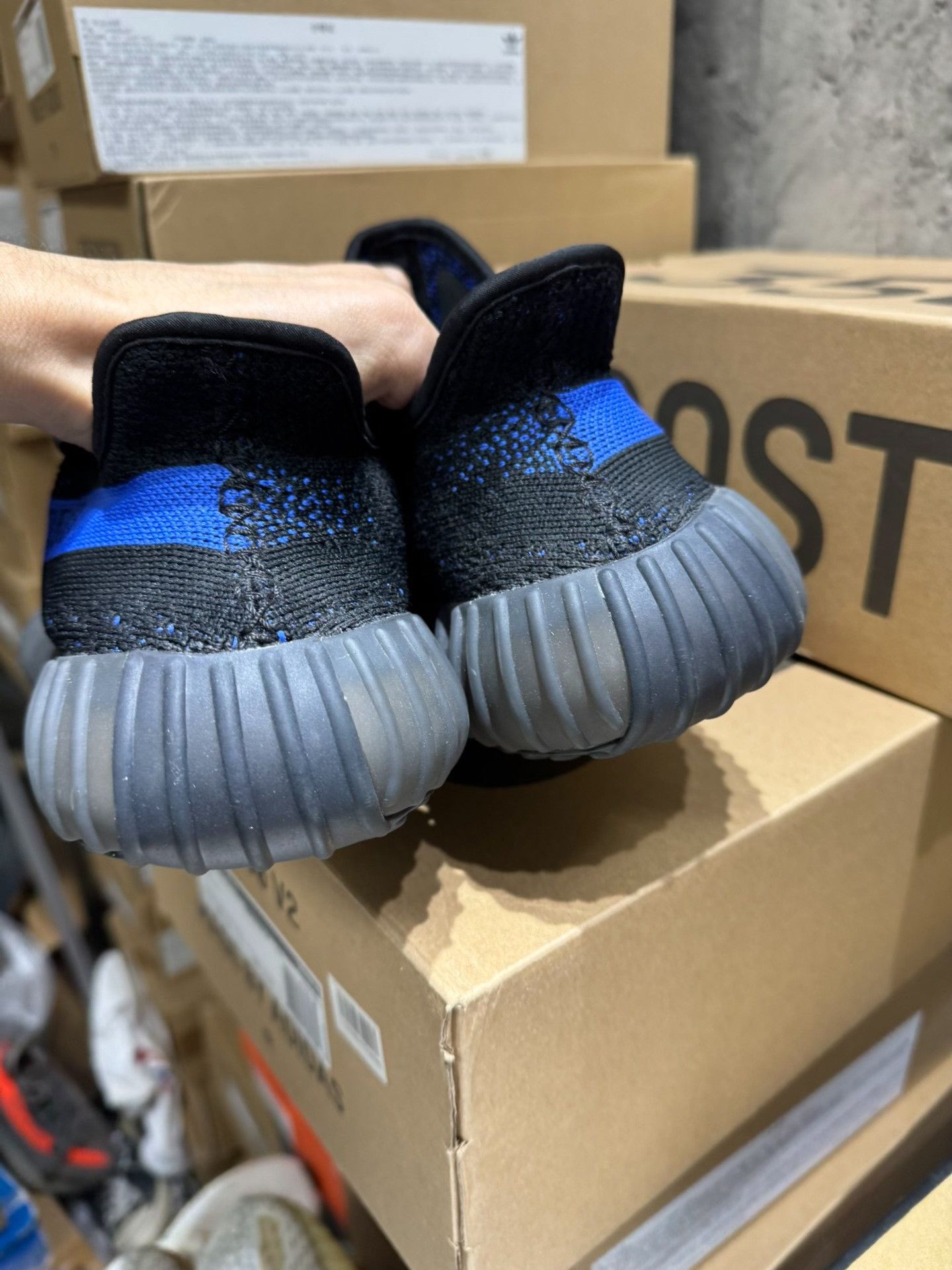 Yeezy Yeezy Blue Lowtop Sneakers 42 Men Size US 9 / EU 42 - 8 Thumbnail